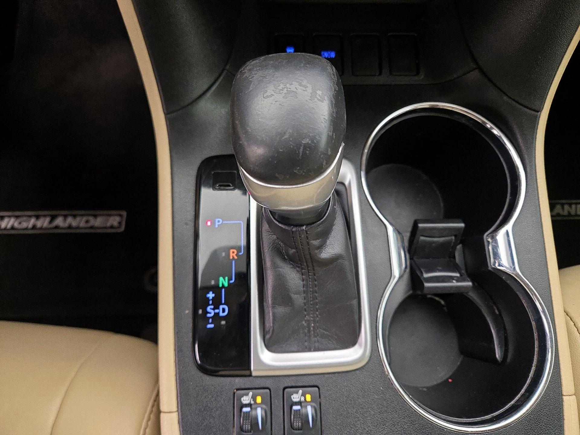 Thumbnail: 2019 Toyota Highlander - 17