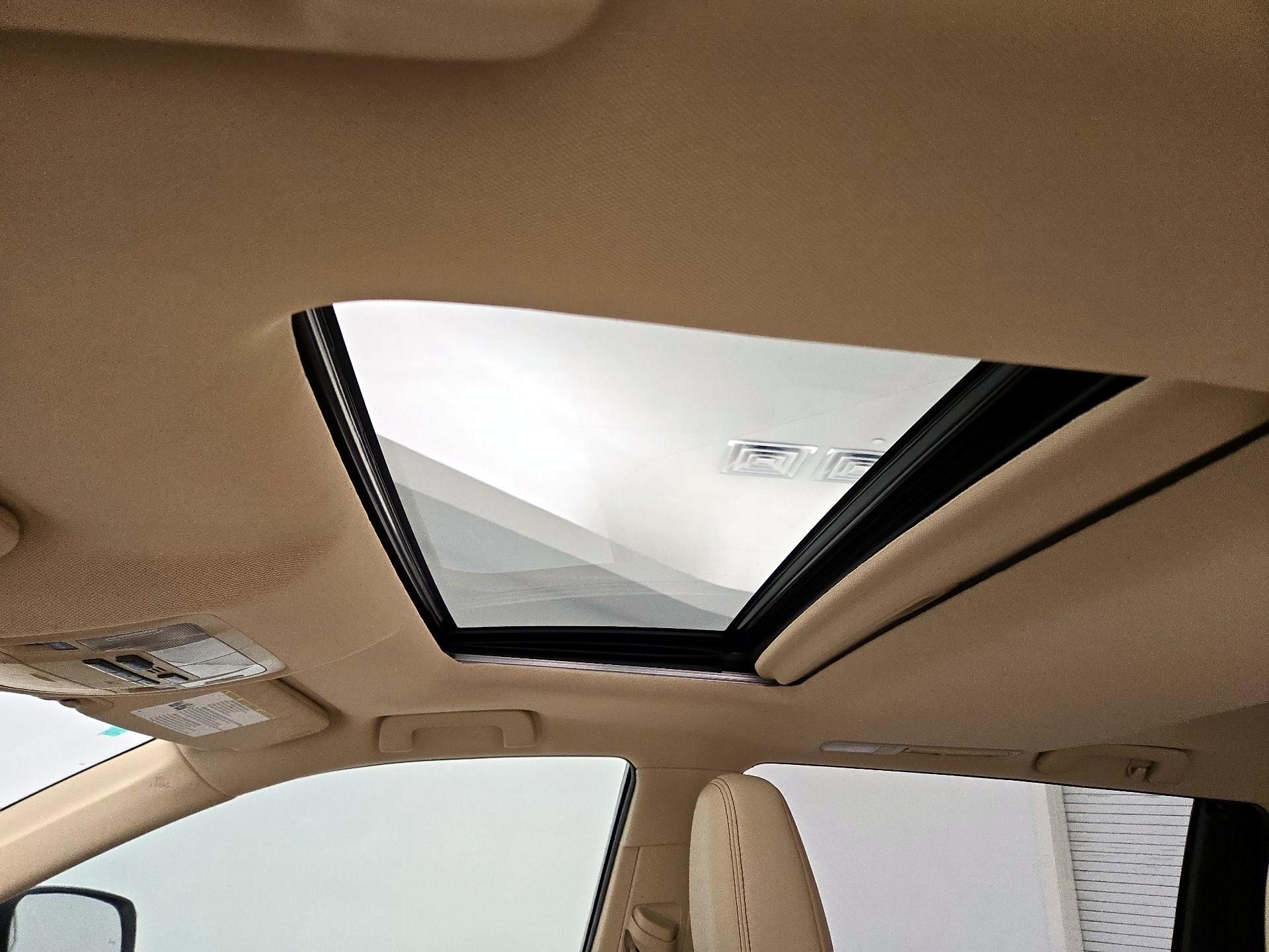 Thumbnail: 2019 Toyota Highlander - 19