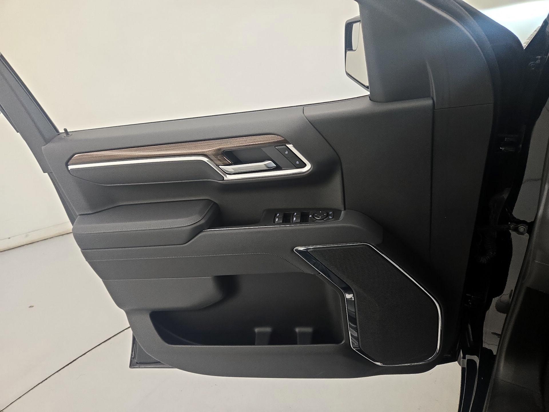 Thumbnail: 2025 Chevrolet Silverado 1500 - 12