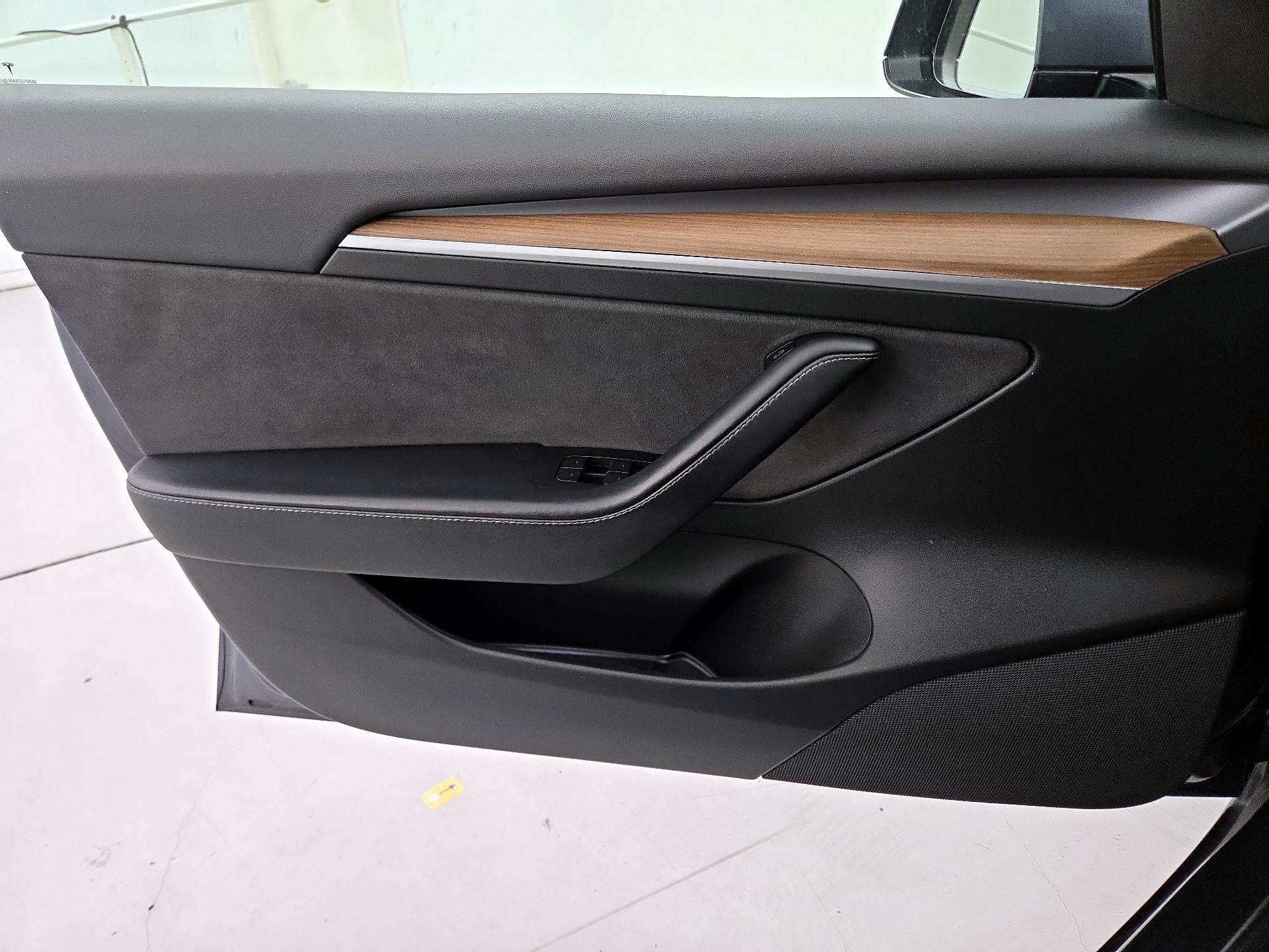 Thumbnail: 2022 Tesla Model 3 - 12