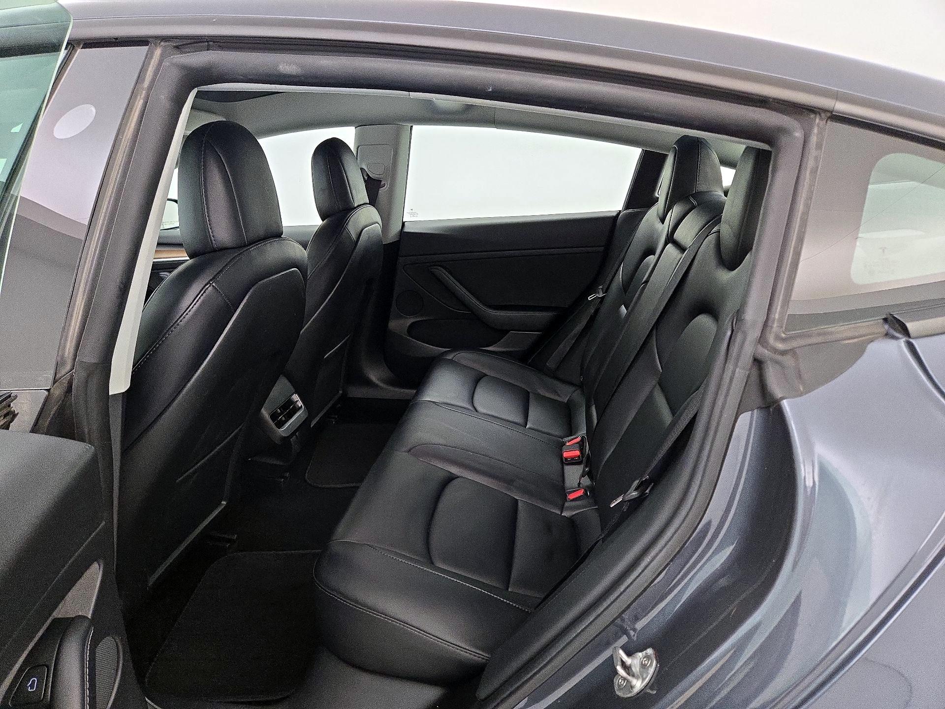 Thumbnail: 2022 Tesla Model 3 - 18