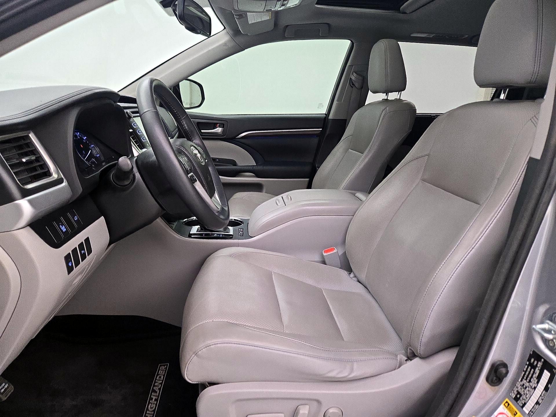 Thumbnail: 2015 Toyota Highlander - 11