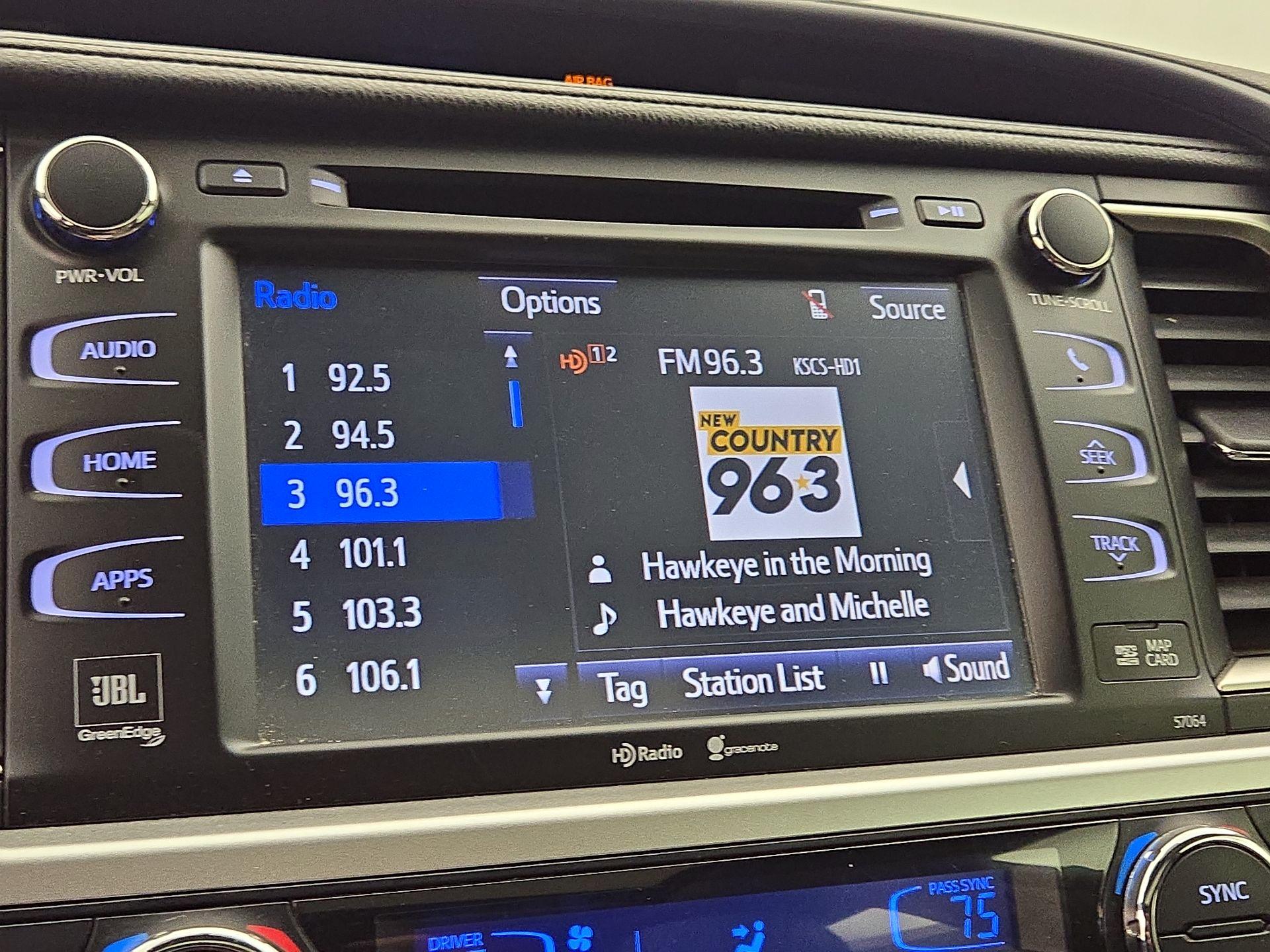 Thumbnail: 2015 Toyota Highlander - 15