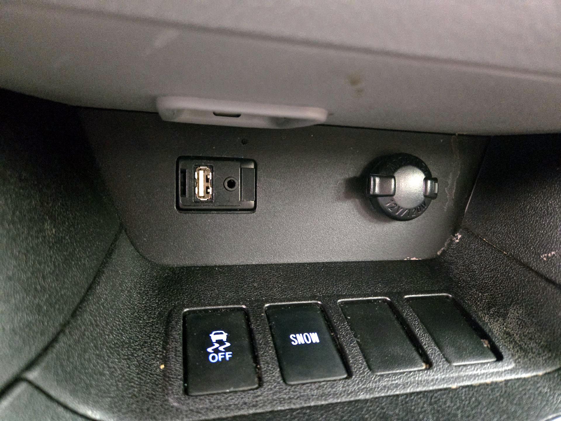 Thumbnail: 2015 Toyota Highlander - 18