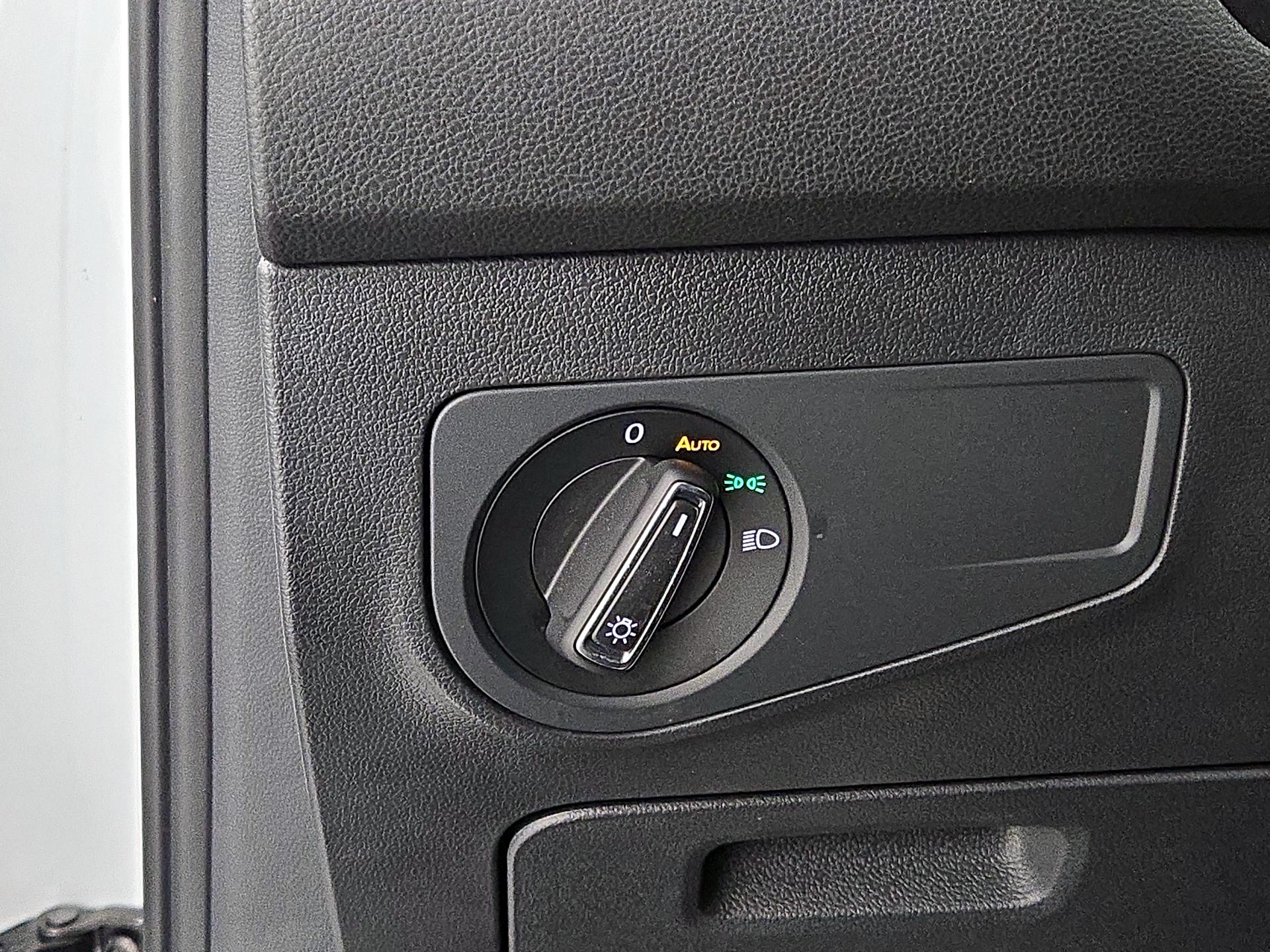 Thumbnail: 2023 Volkswagen Tiguan - 13