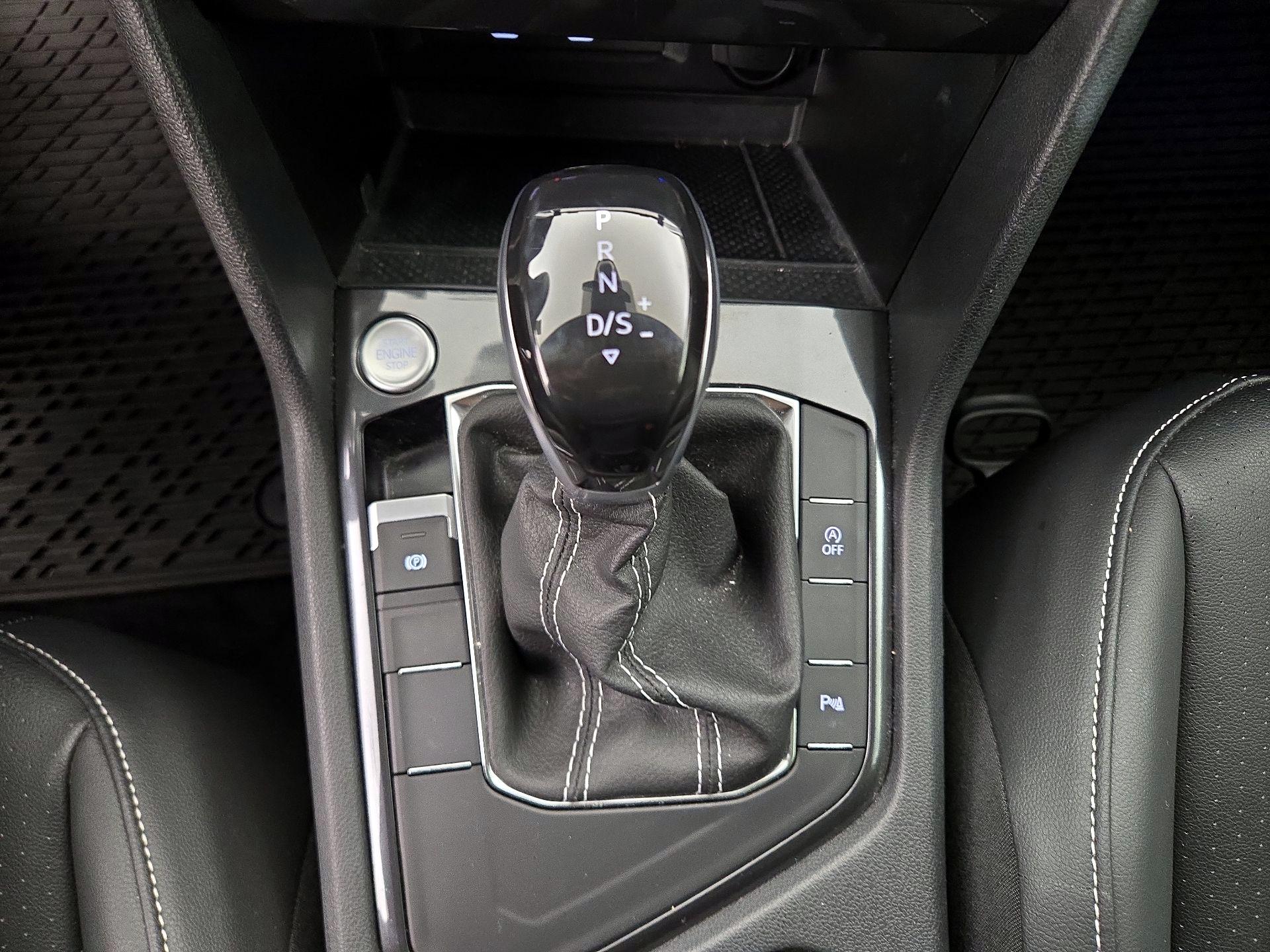 Thumbnail: 2023 Volkswagen Tiguan - 17