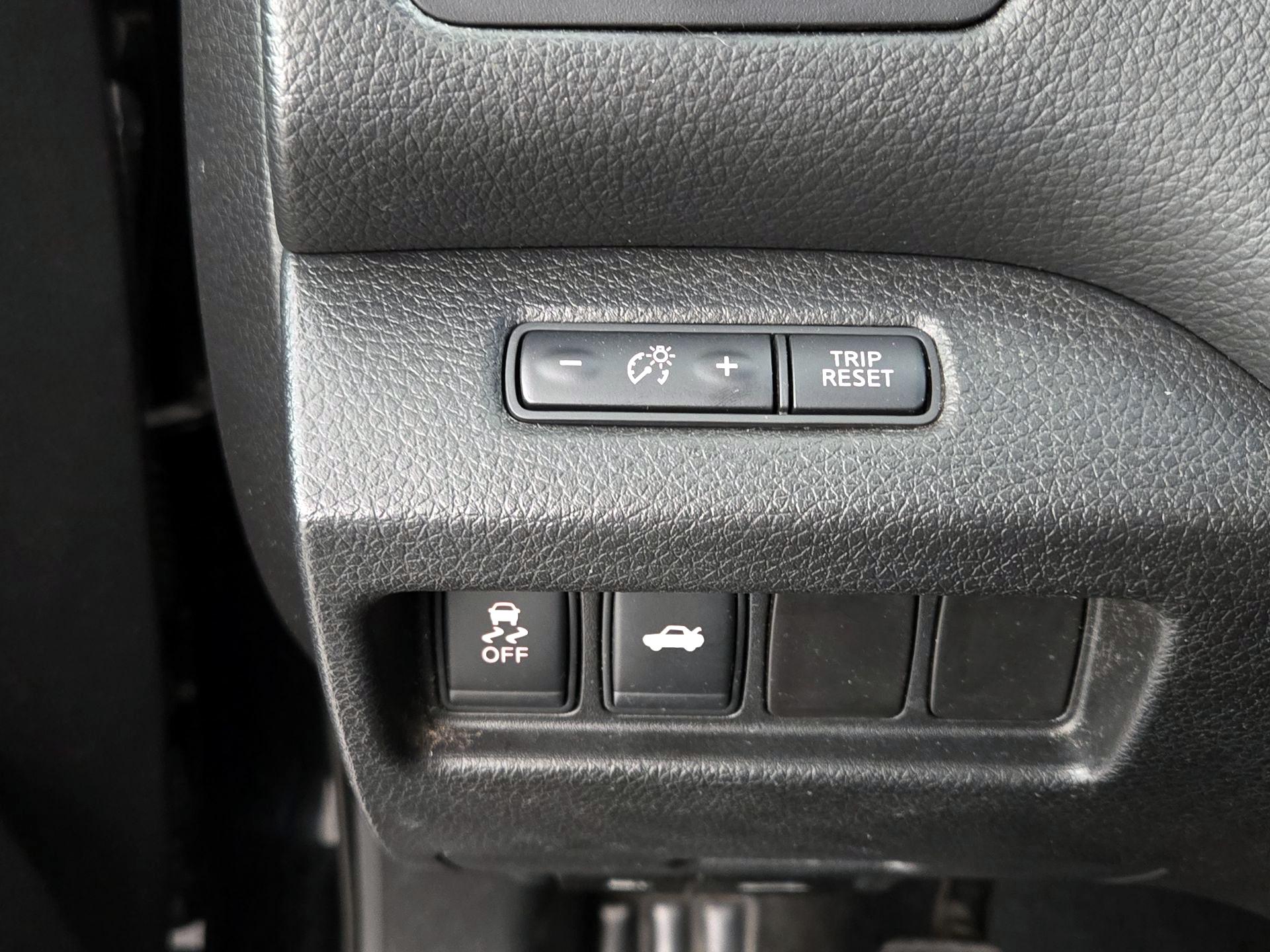 Thumbnail: 2014 Nissan Altima - 13