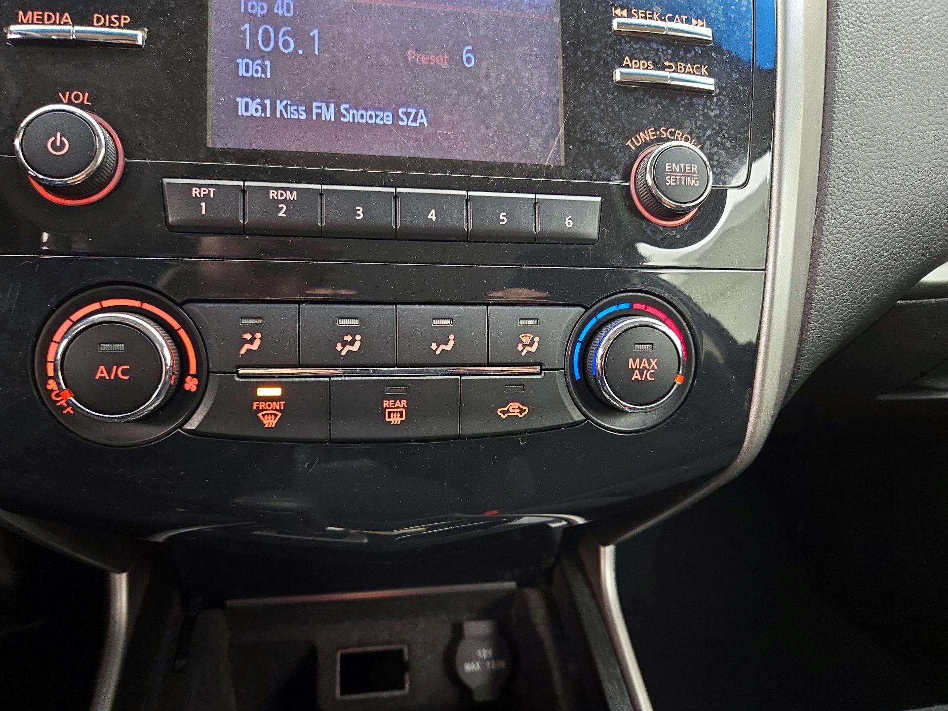 Thumbnail: 2014 Nissan Altima - 16