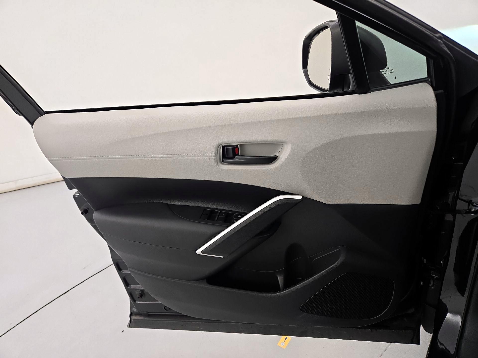 Thumbnail: 2025 Toyota Corolla Cross - 12