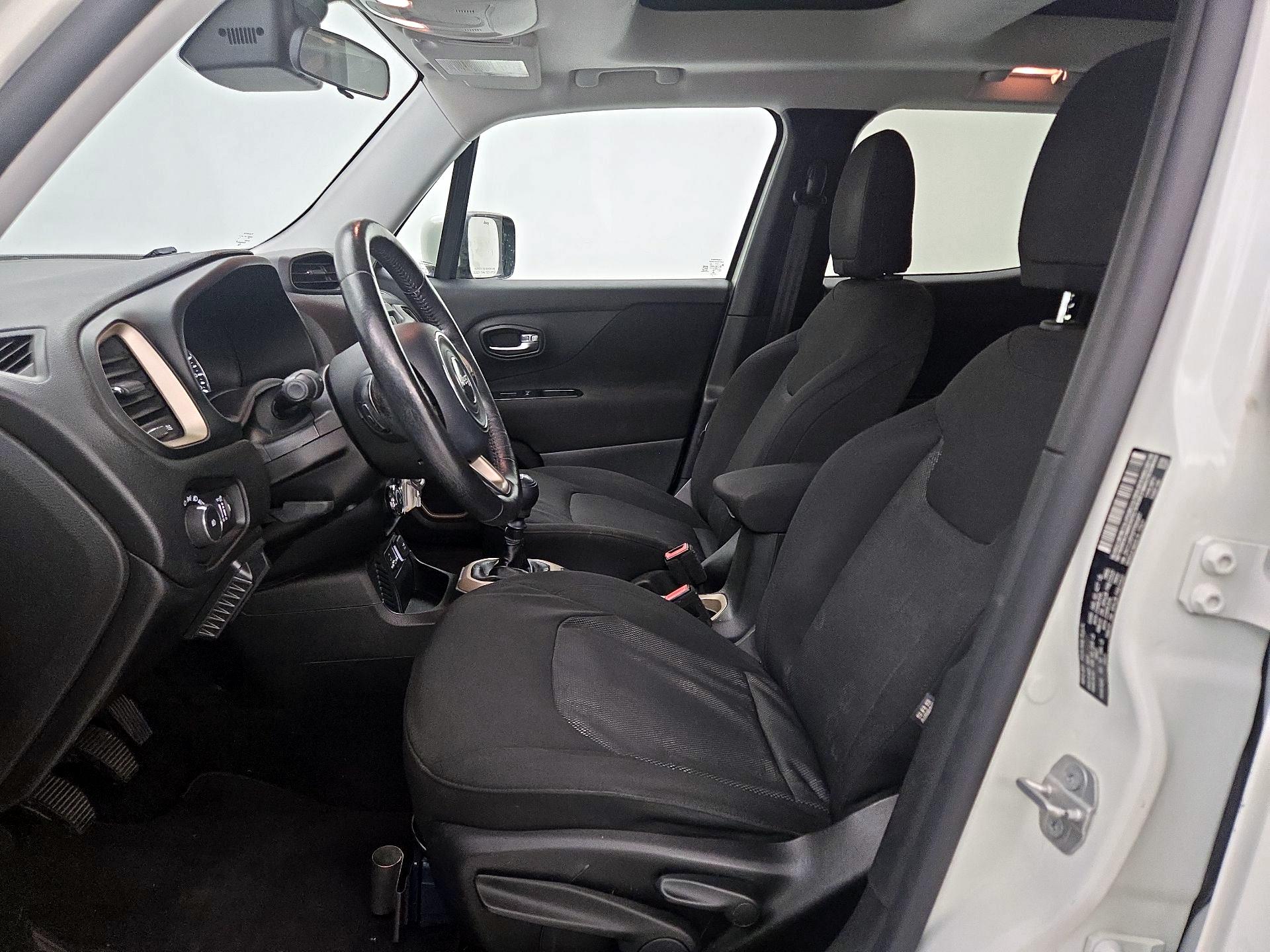 Thumbnail: 2015 Jeep Renegade - 11