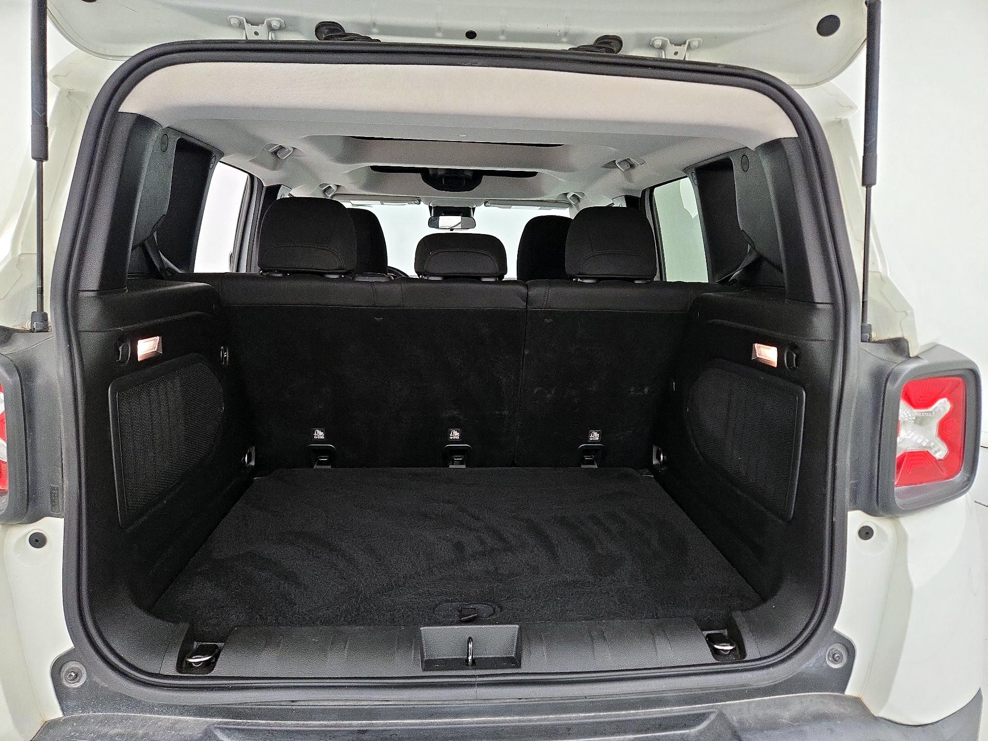 Thumbnail: 2015 Jeep Renegade - 20