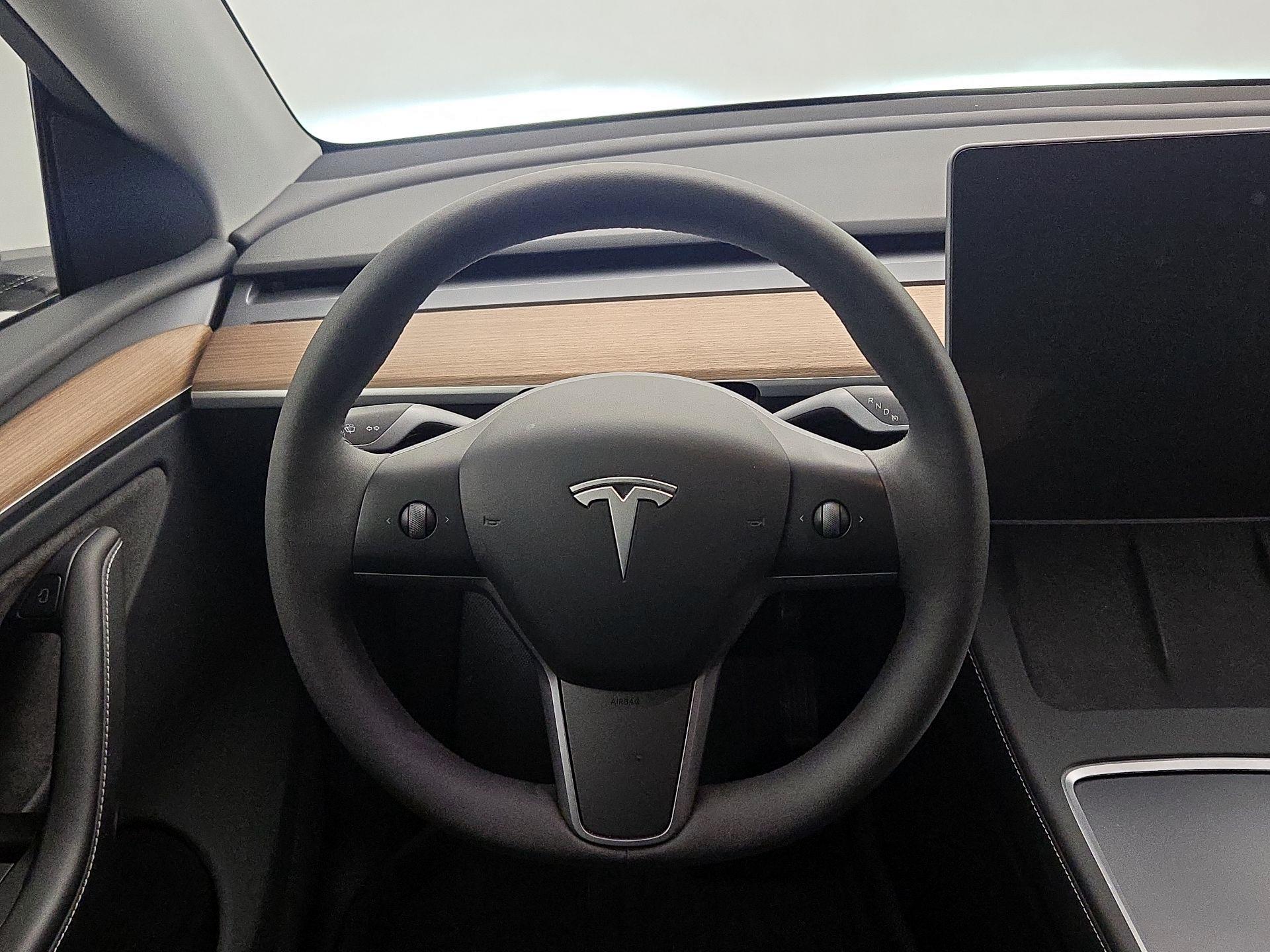 Thumbnail: 2023 Tesla Model Y - 10