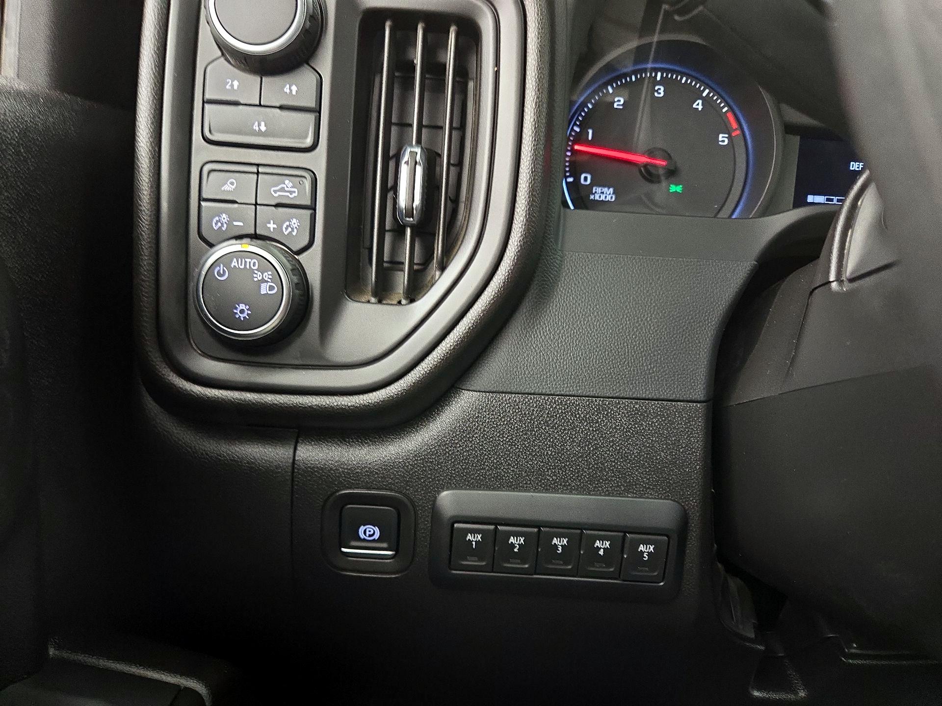 Thumbnail: 2024 Chevrolet Silverado 2500 - 13