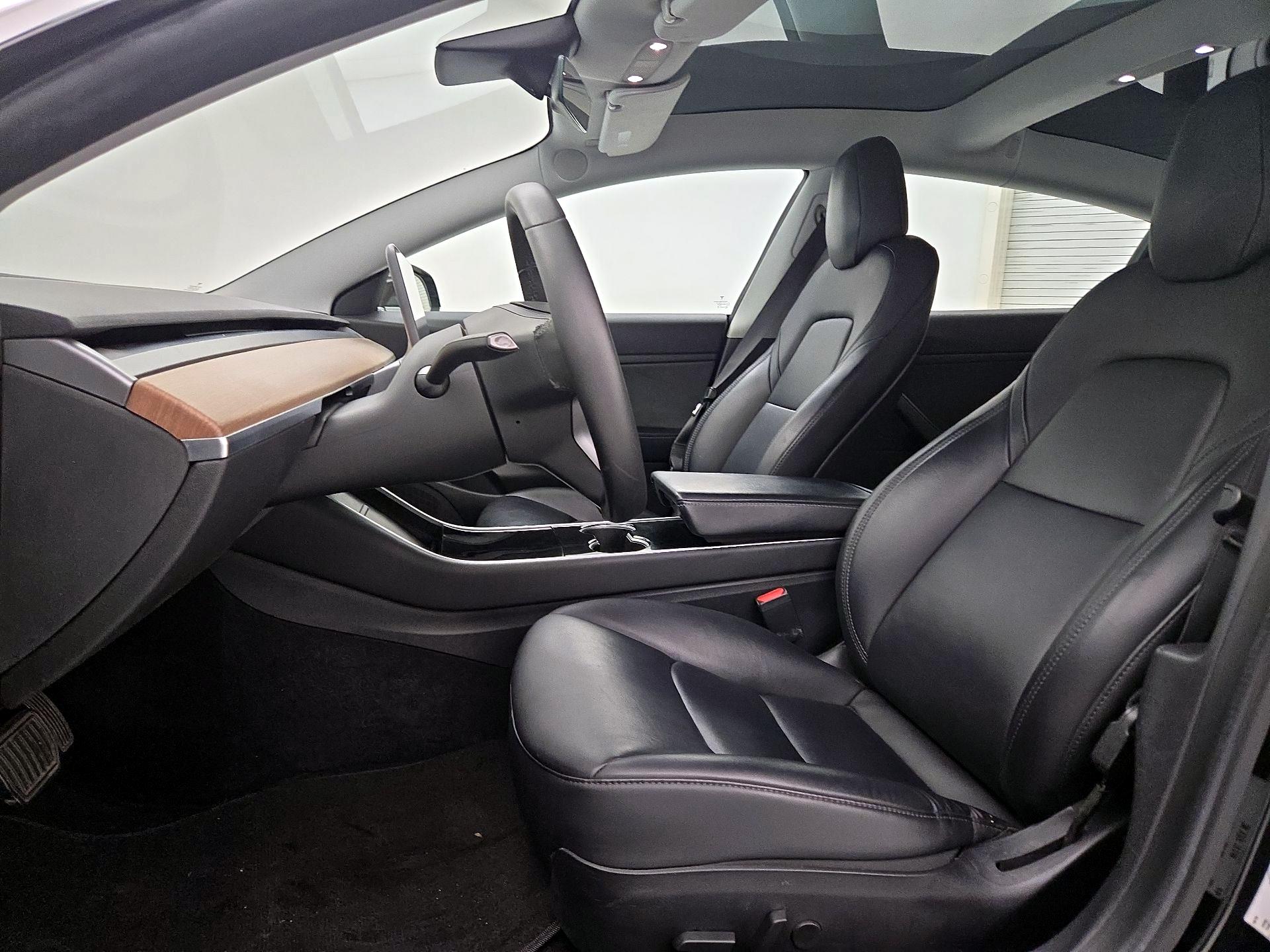 Thumbnail: 2020 Tesla Model 3 - 11