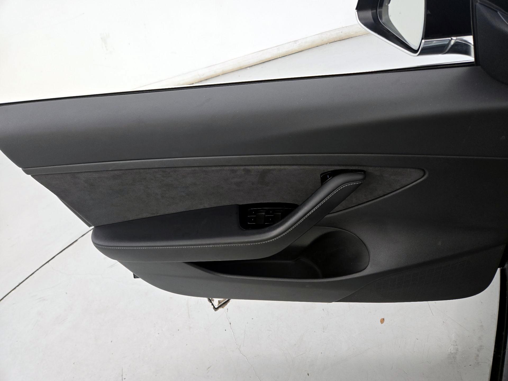 Thumbnail: 2020 Tesla Model 3 - 12