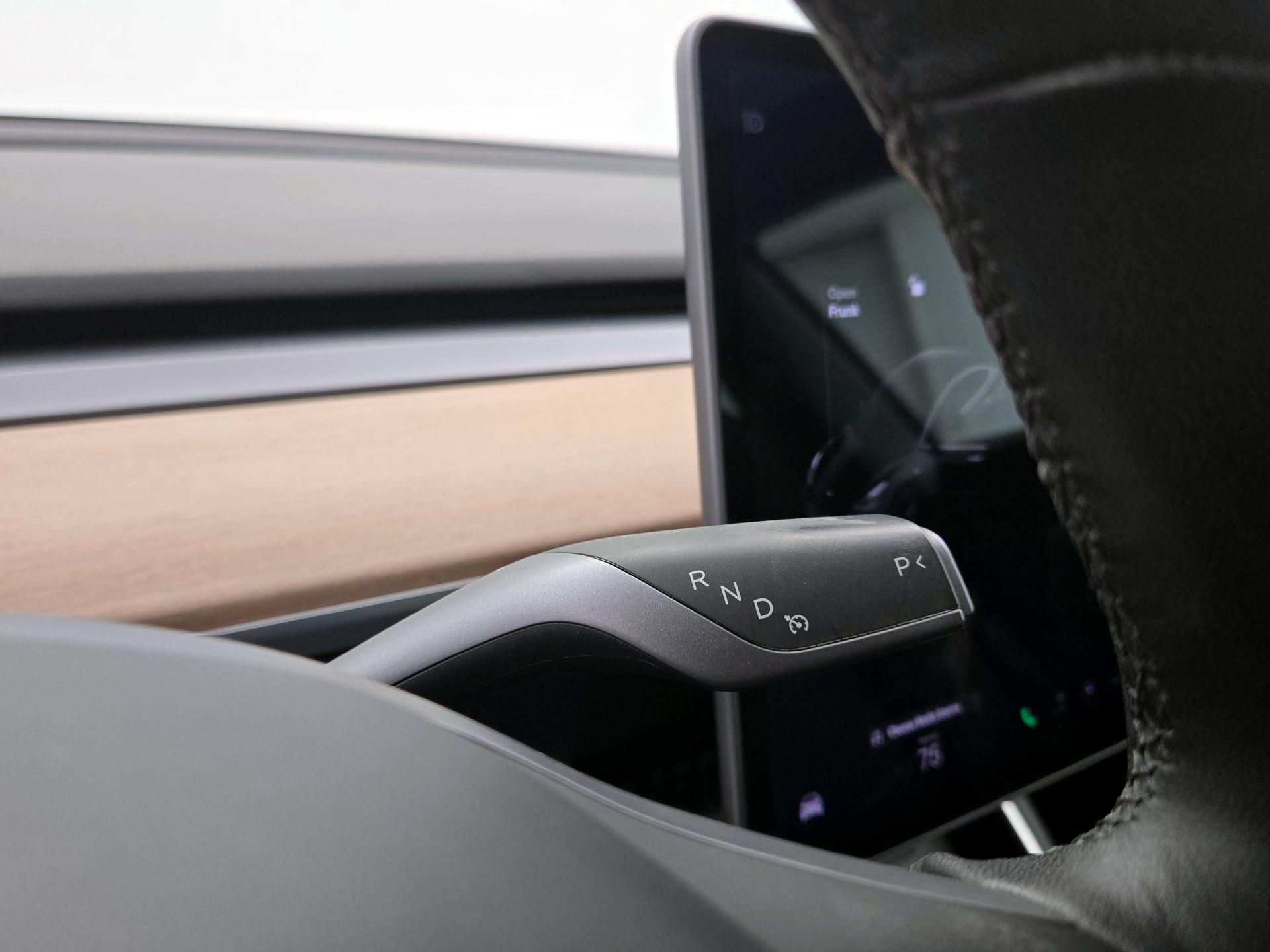 Thumbnail: 2020 Tesla Model 3 - 17