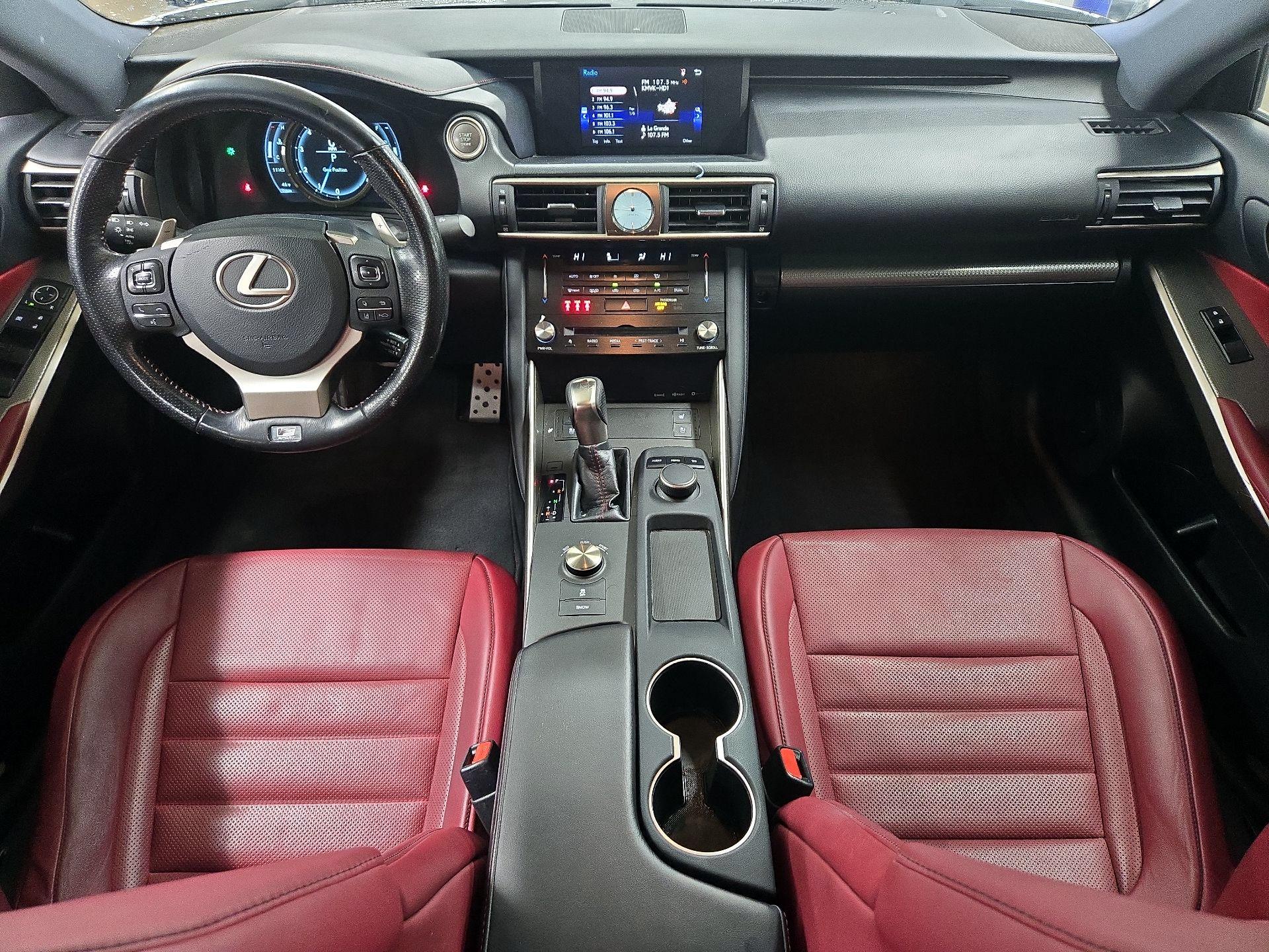 Thumbnail: 2017 Lexus IS - 9