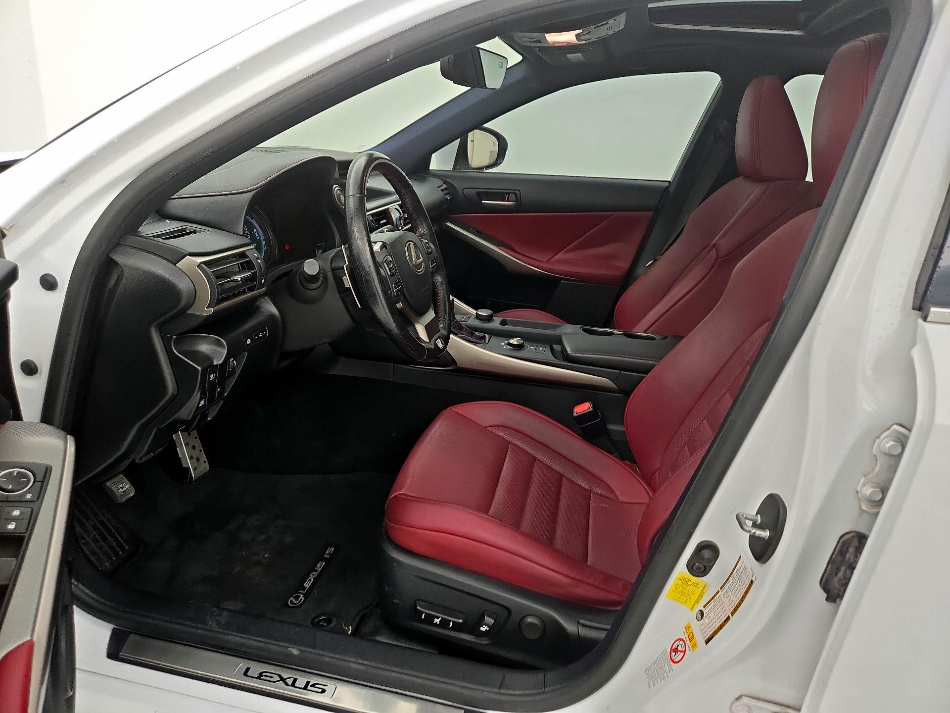 Thumbnail: 2017 Lexus IS - 11