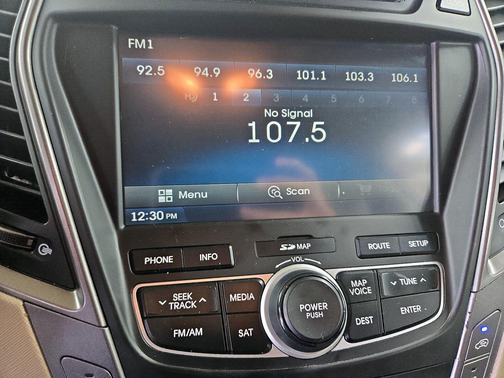 Thumbnail: 2015 Hyundai Santa Fe - 16