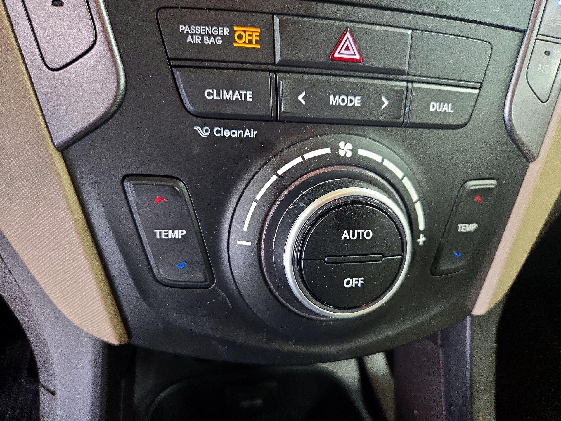 Thumbnail: 2015 Hyundai Santa Fe - 17