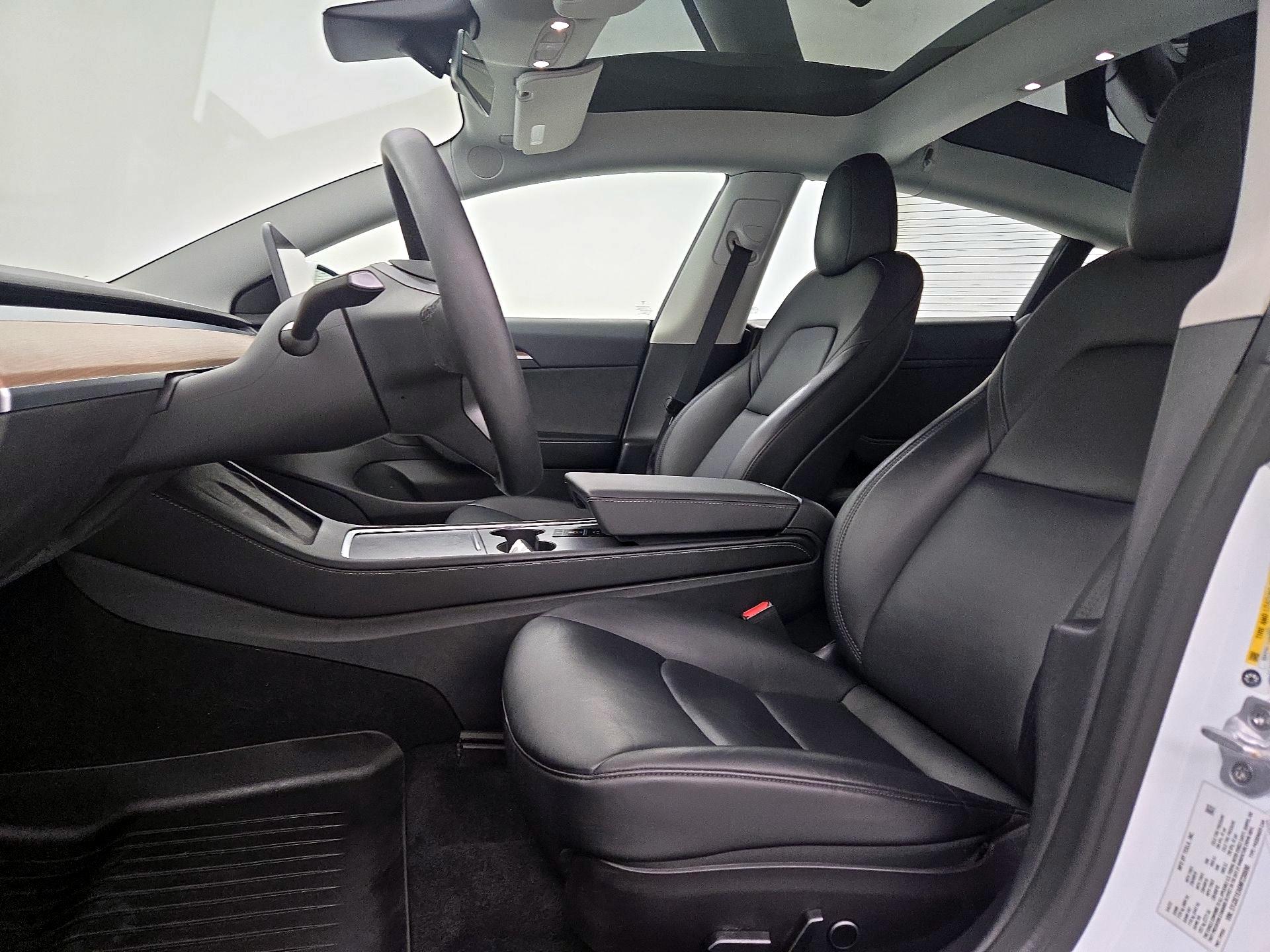 Thumbnail: 2022 Tesla Model 3 - 11