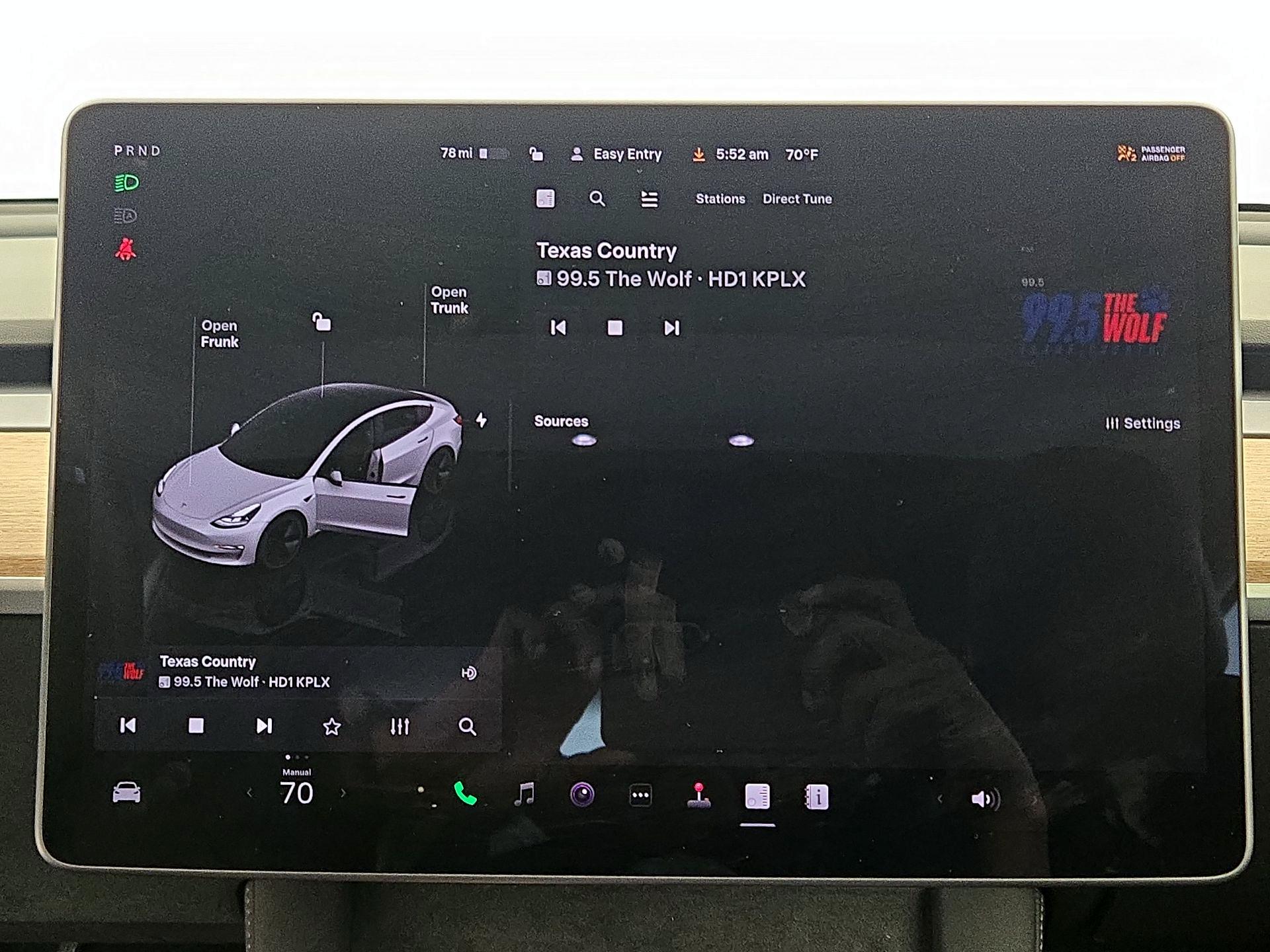 Thumbnail: 2022 Tesla Model 3 - 15