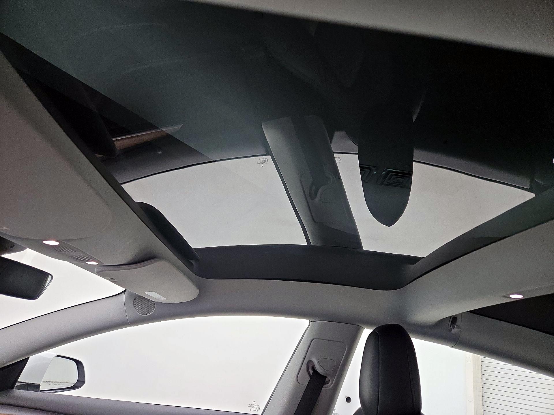 Thumbnail: 2022 Tesla Model 3 - 18