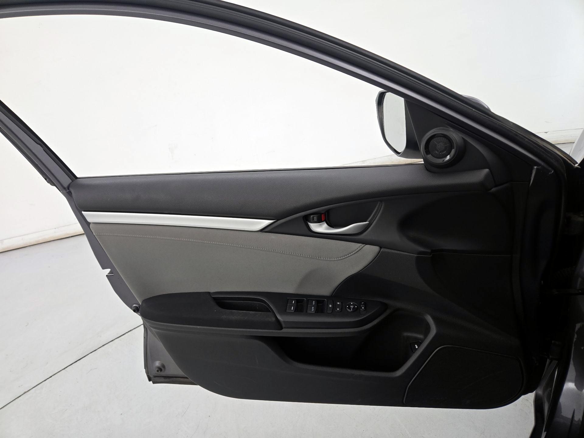 Thumbnail: 2016 Honda Civic - 12