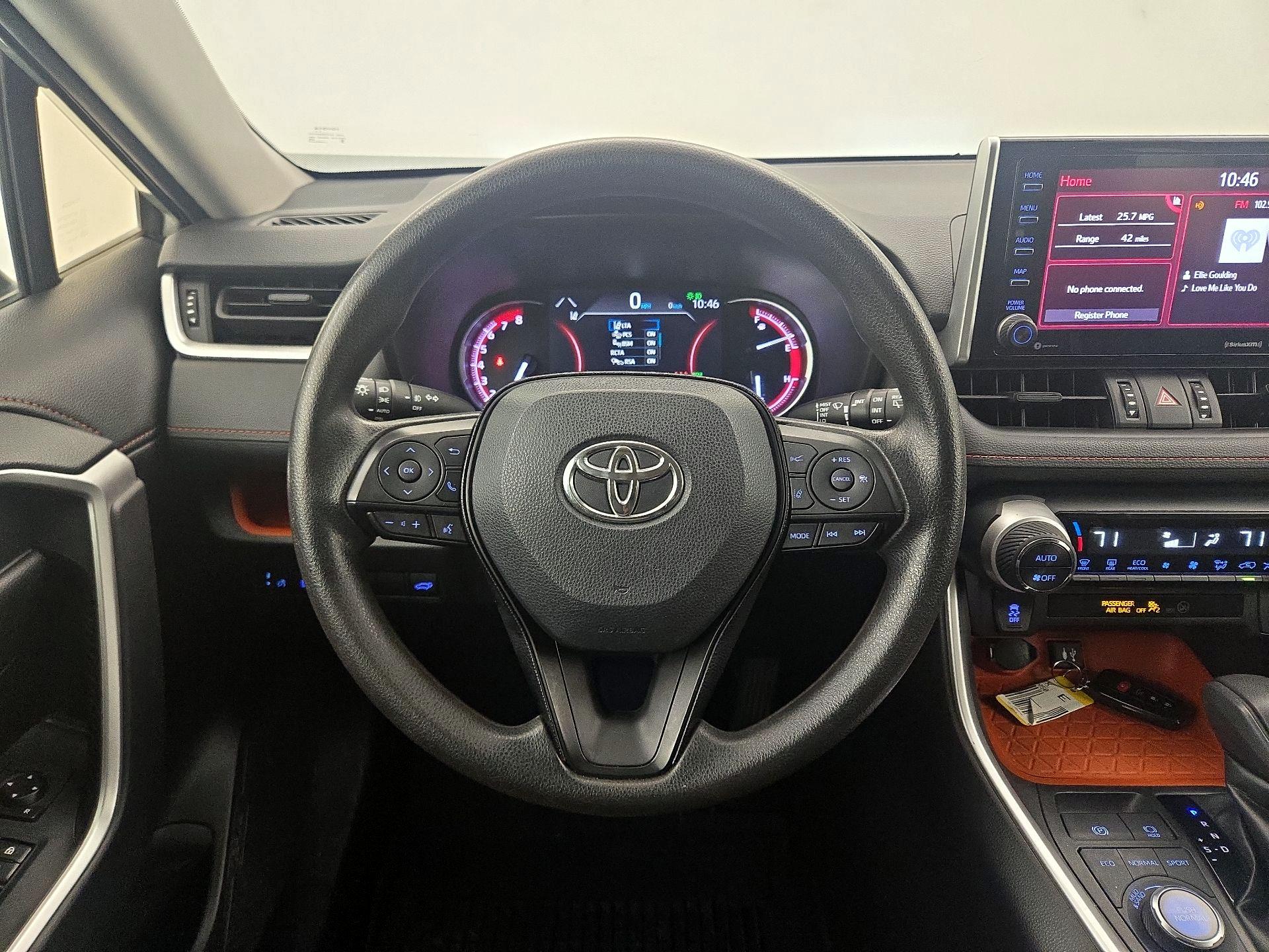 Thumbnail: 2019 Toyota RAV4 - 10