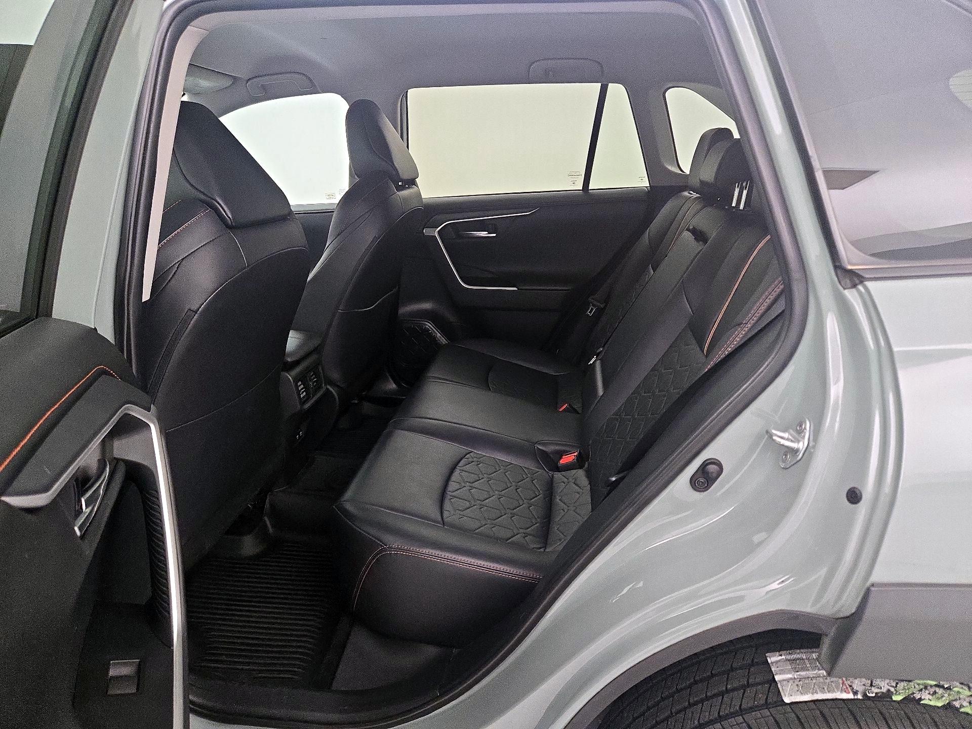 Thumbnail: 2019 Toyota RAV4 - 19