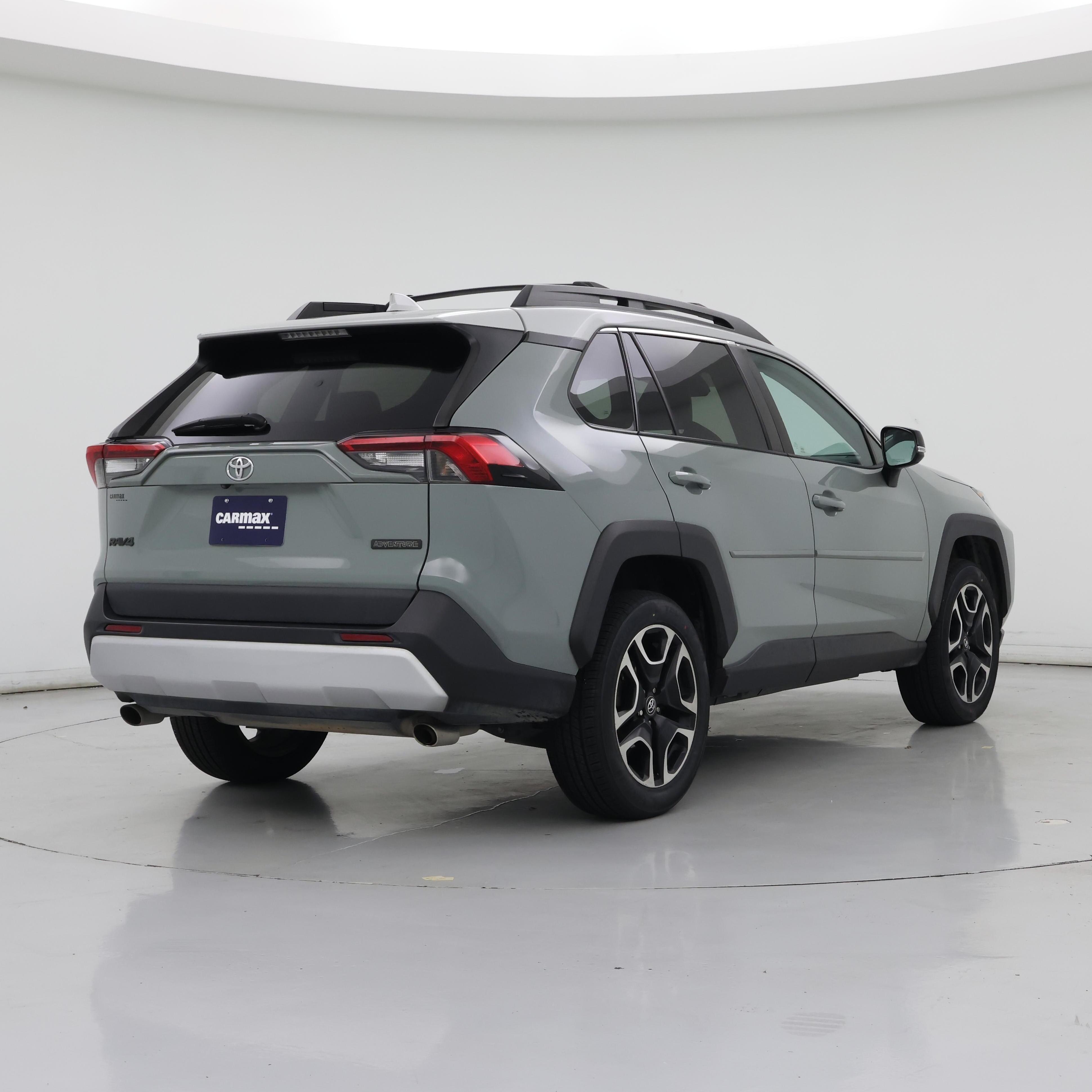 Thumbnail: 2019 Toyota RAV4 - 8