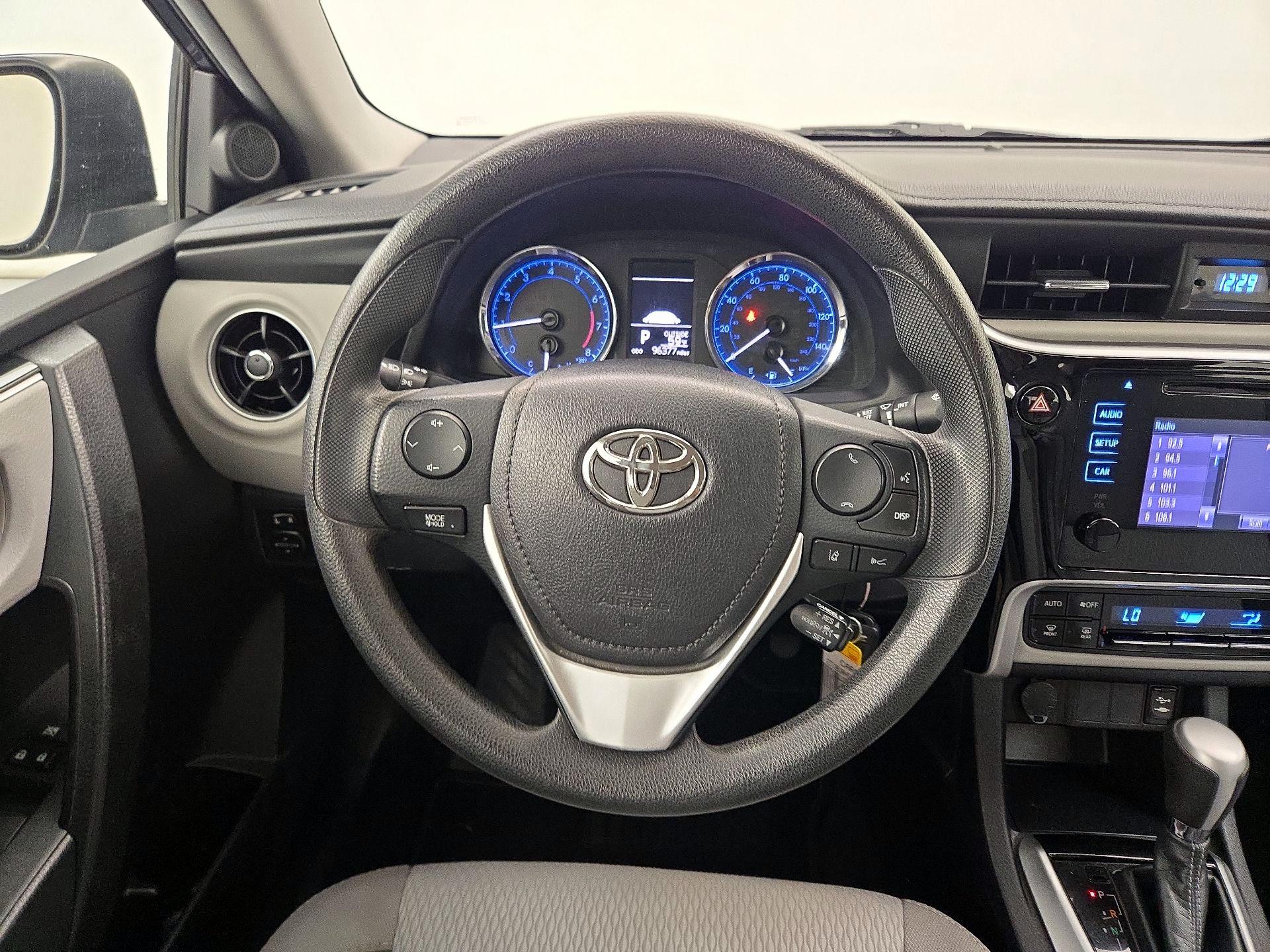 Thumbnail: 2018 Toyota Corolla - 10