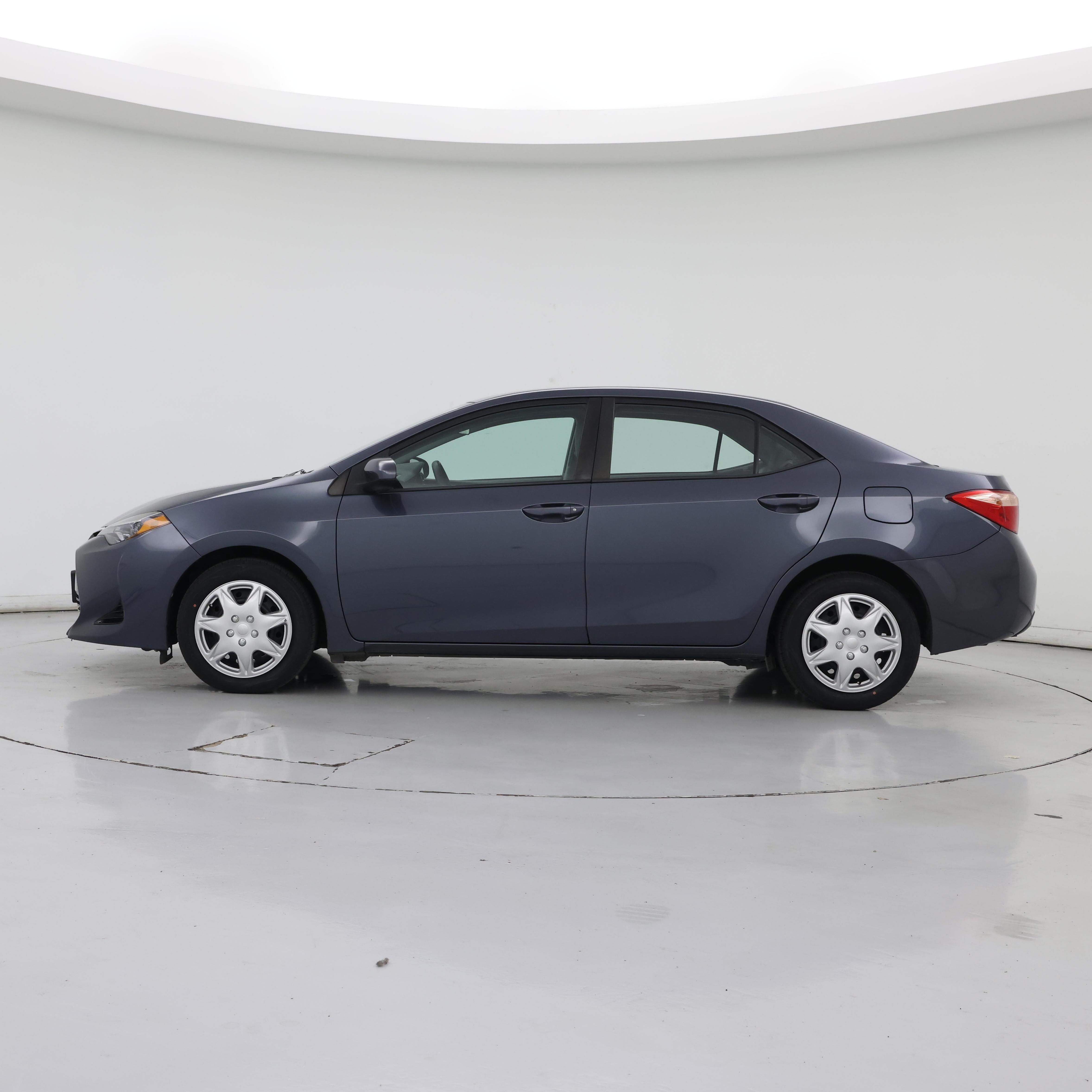 Thumbnail: 2018 Toyota Corolla - 3