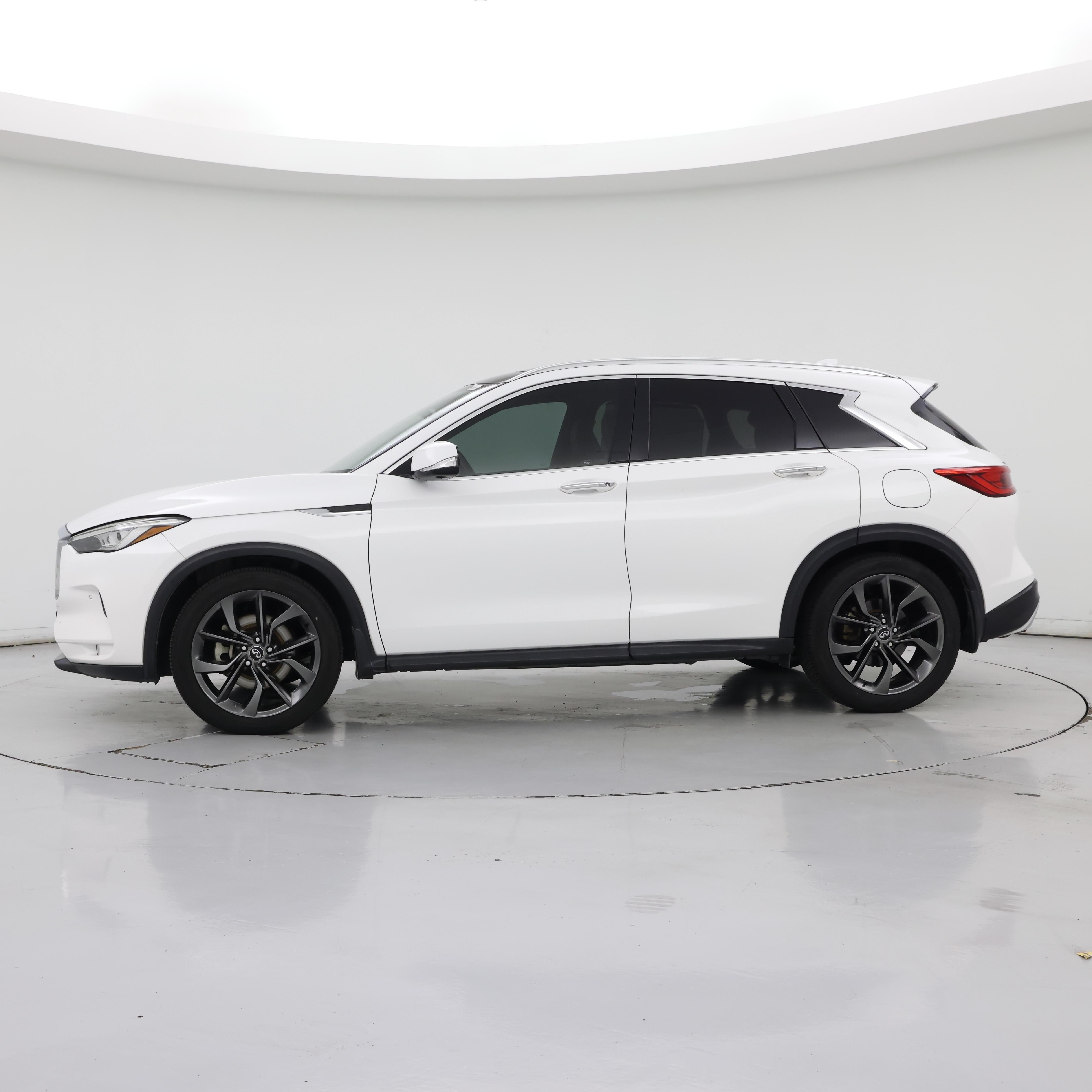 Thumbnail: 2019 INFINITI QX50 - 3