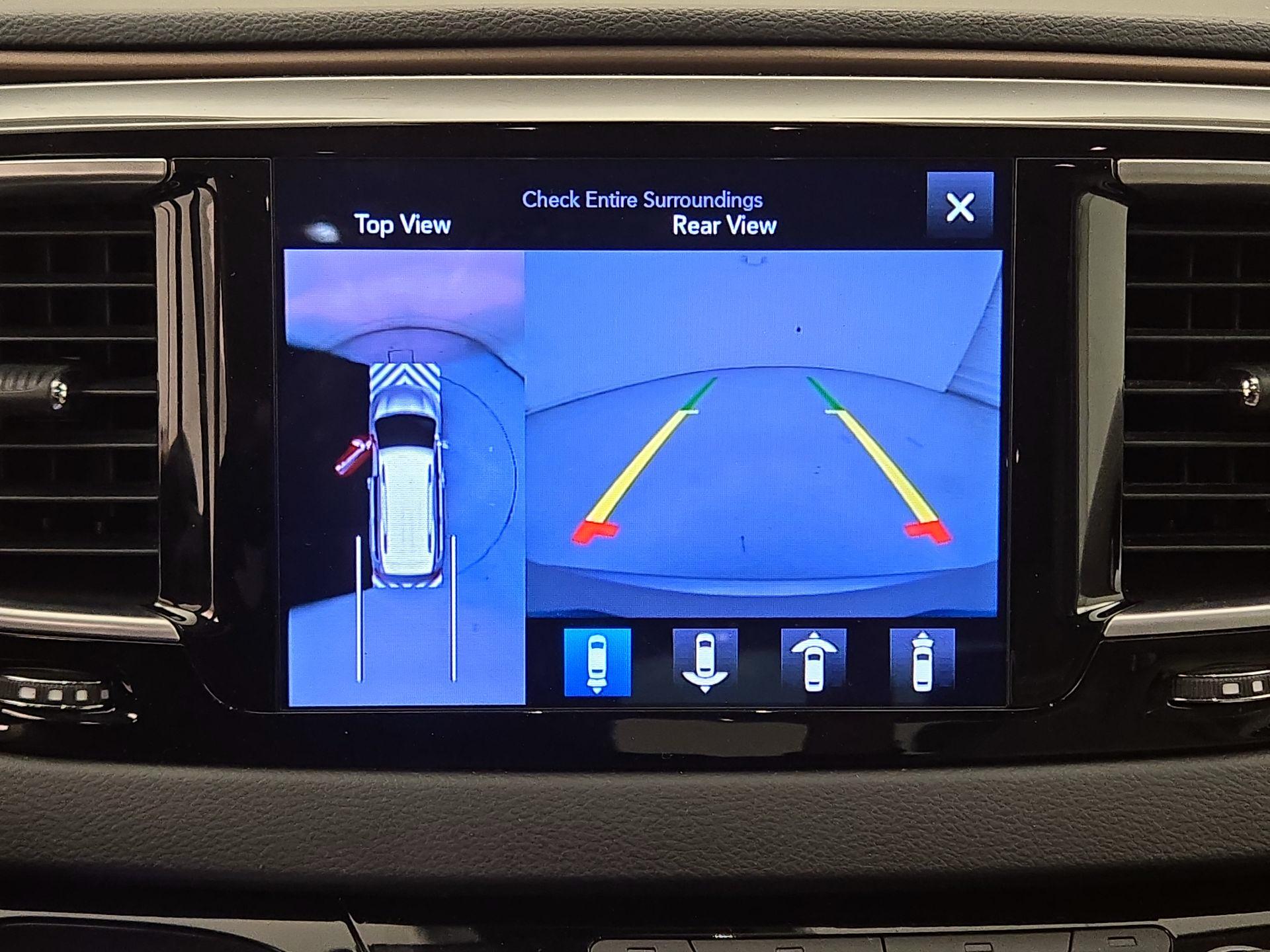 Thumbnail: 2017 Chrysler Pacifica - 15