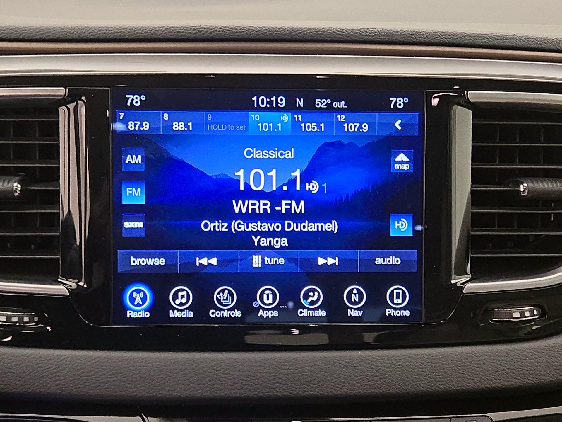 Thumbnail: 2017 Chrysler Pacifica - 16