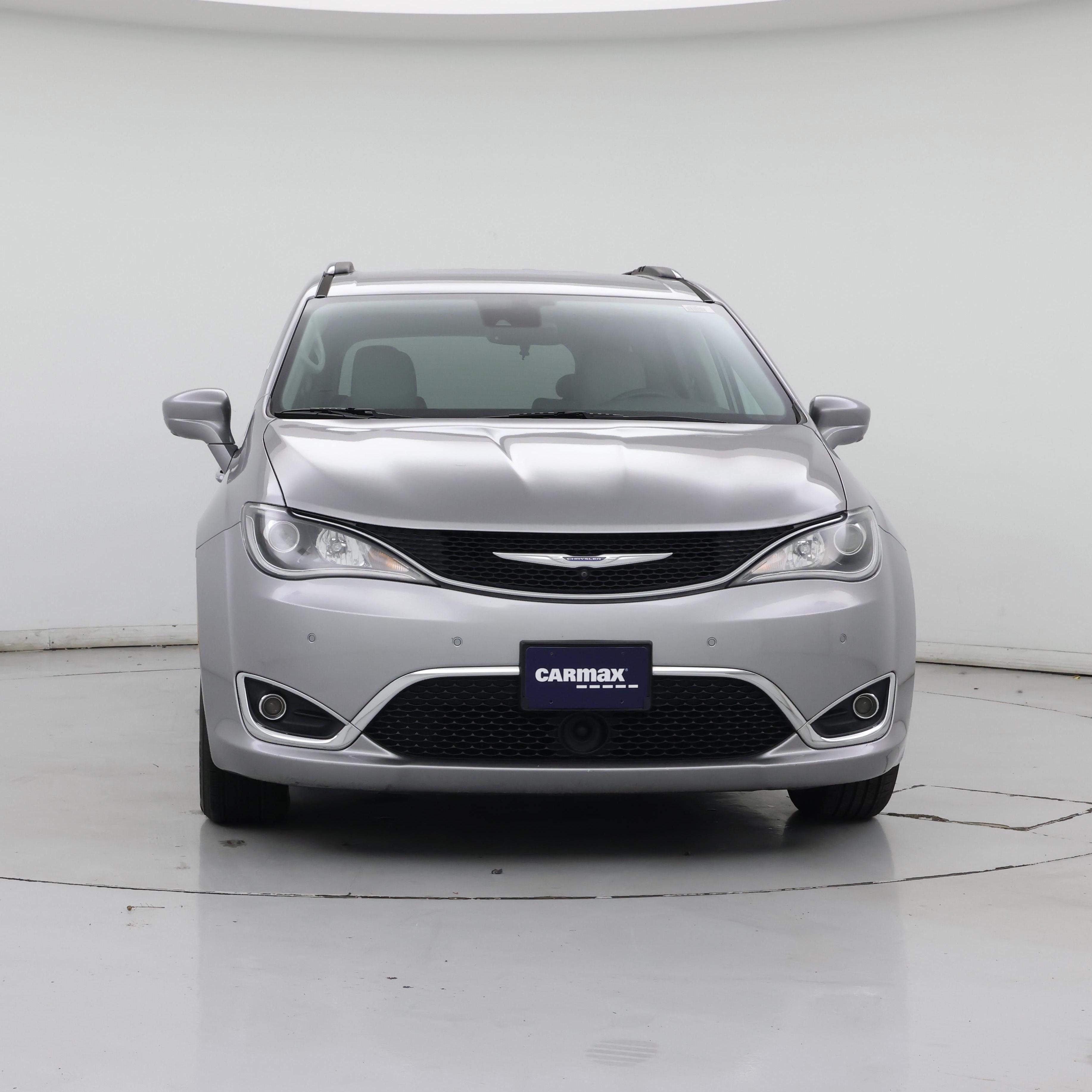 Thumbnail: 2017 Chrysler Pacifica - 5