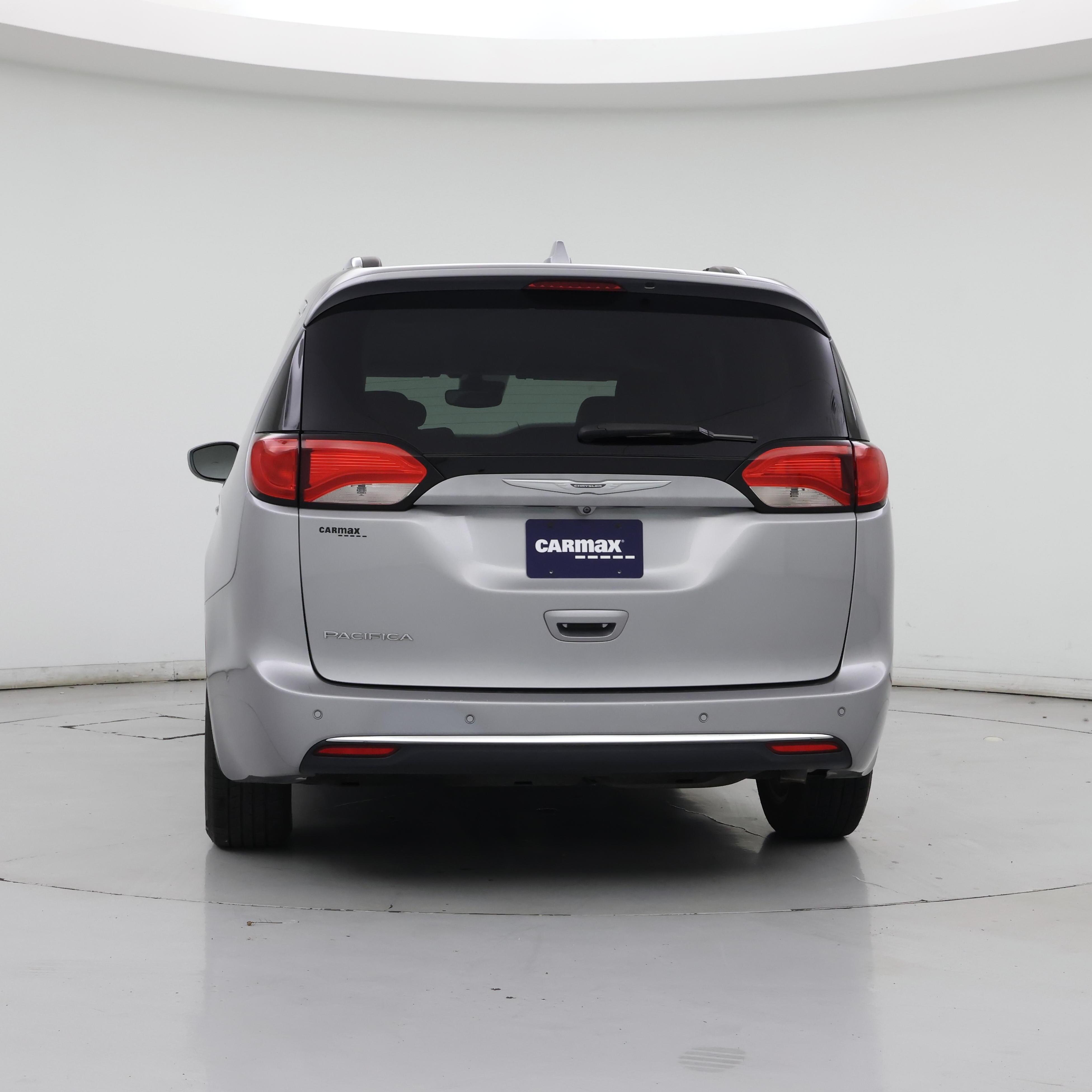 Thumbnail: 2017 Chrysler Pacifica - 6