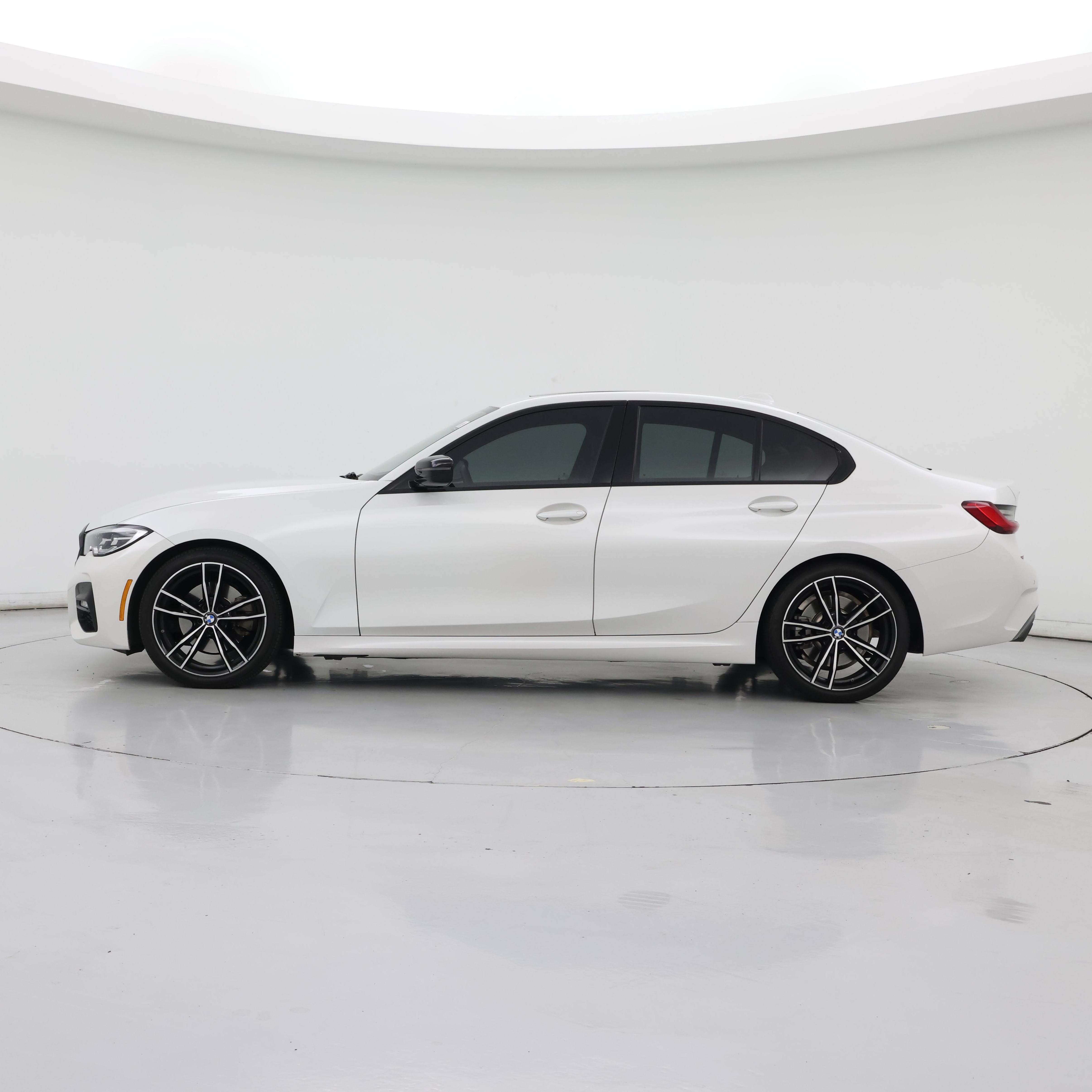 Thumbnail: 2021 BMW 3 Series - 3