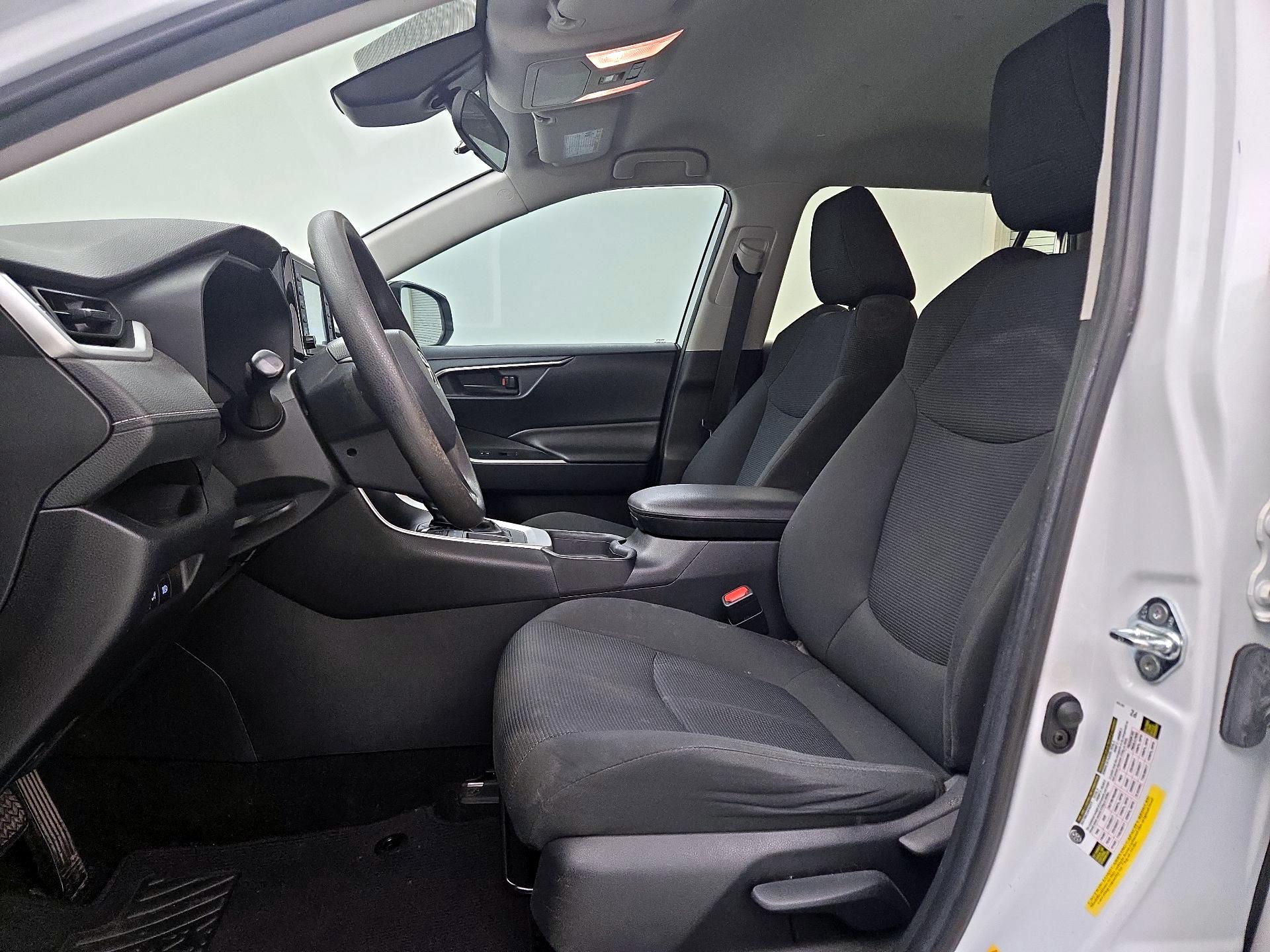 Thumbnail: 2019 Toyota RAV4 - 11