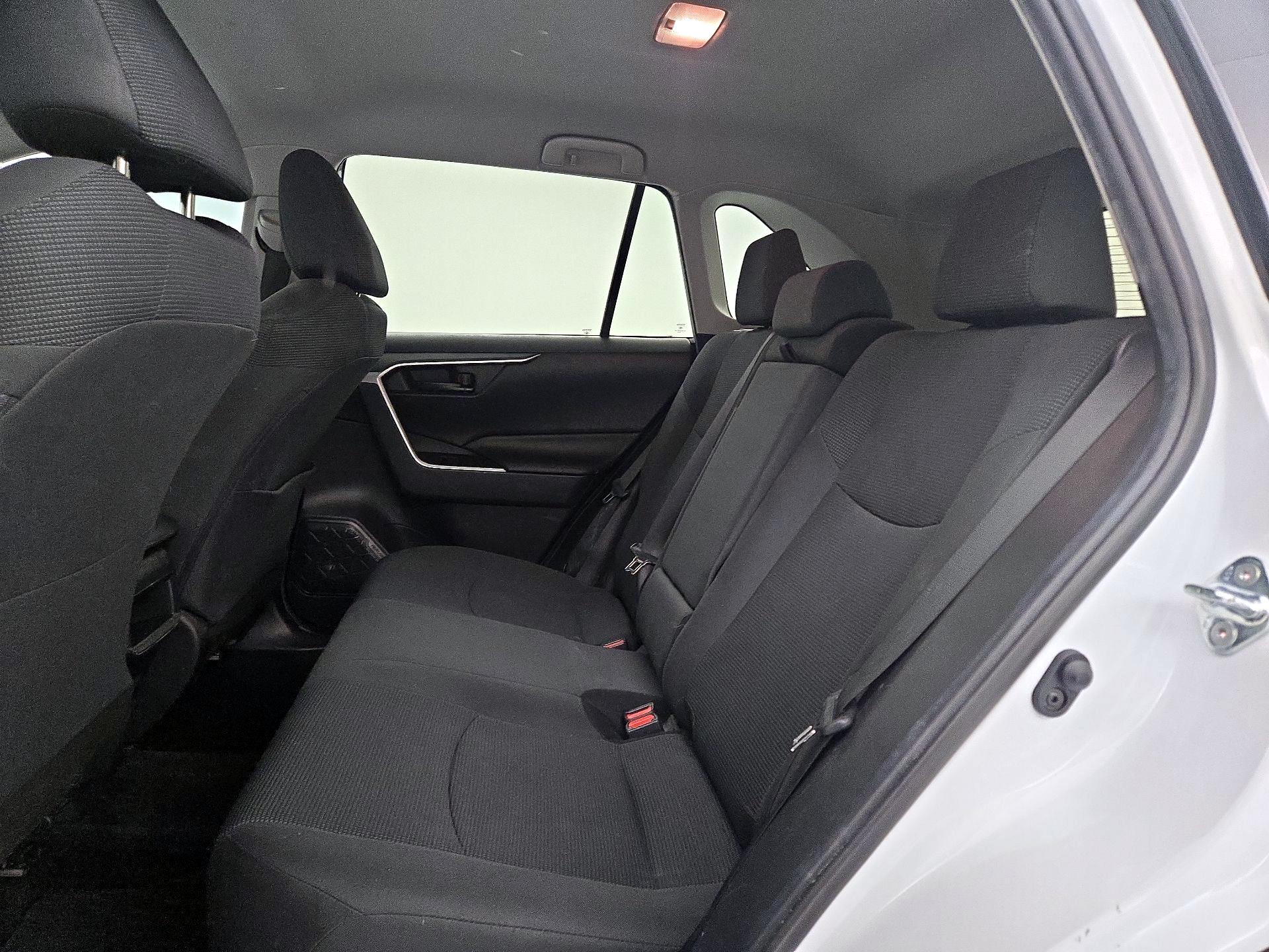 Thumbnail: 2019 Toyota RAV4 - 19