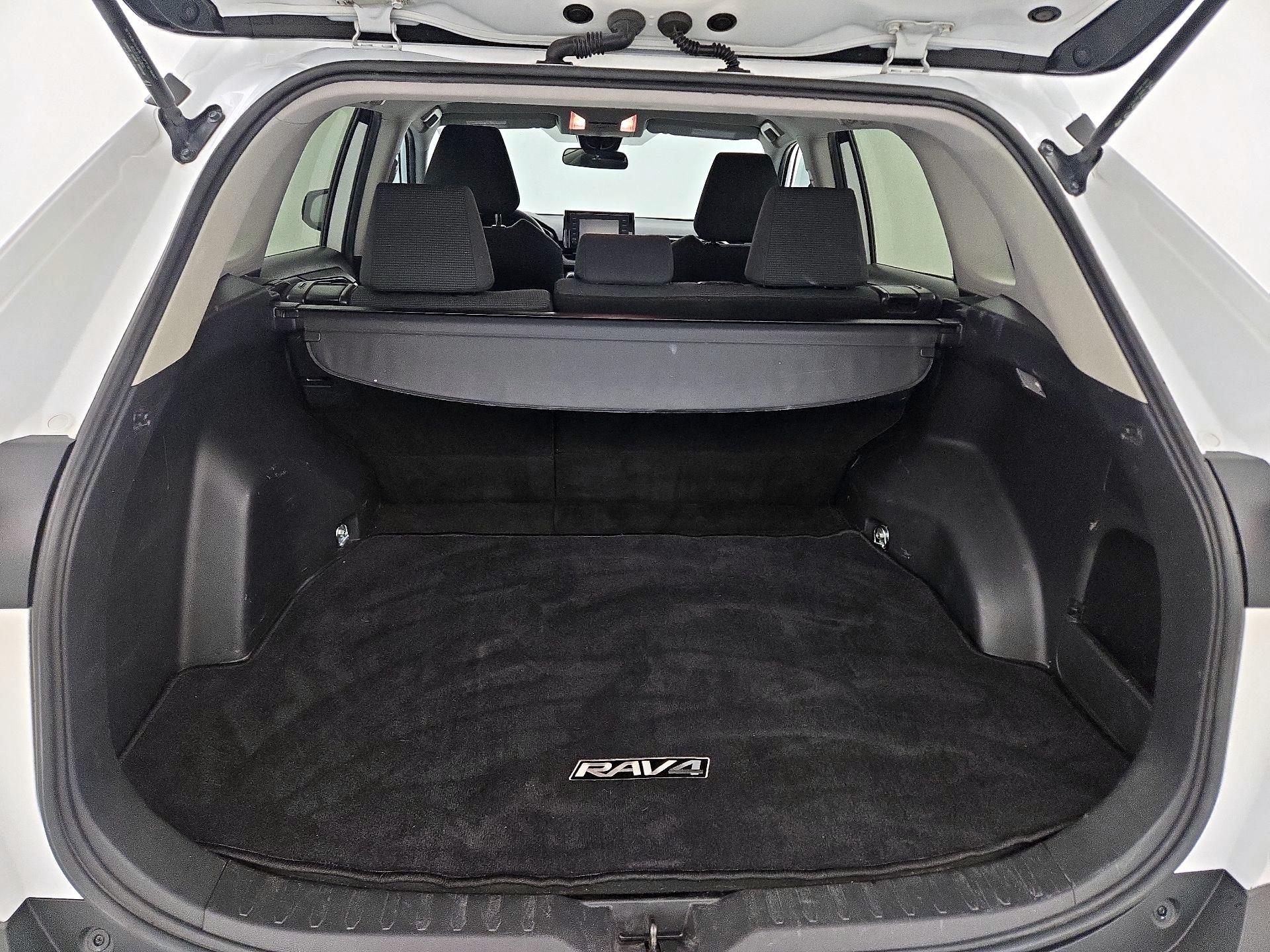 Thumbnail: 2019 Toyota RAV4 - 20