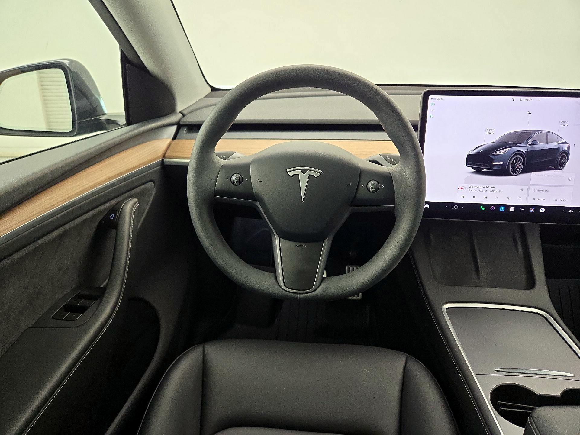 Thumbnail: 2025 Tesla Model Y - 10