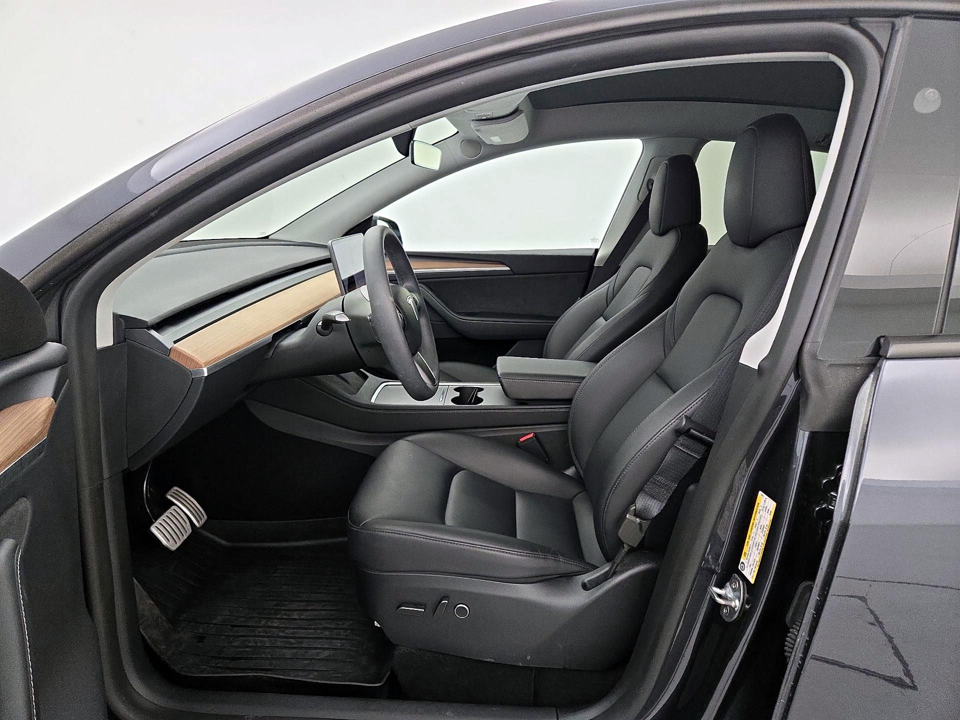 Thumbnail: 2025 Tesla Model Y - 11