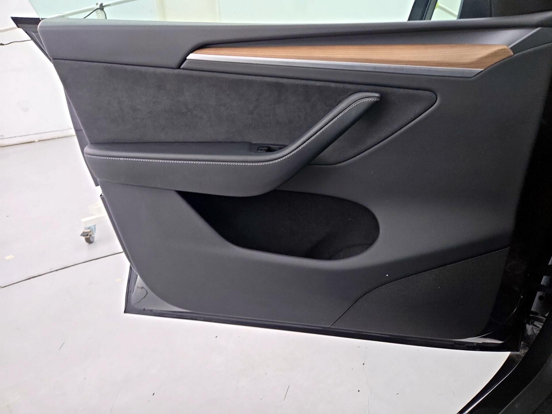 Thumbnail: 2025 Tesla Model Y - 12