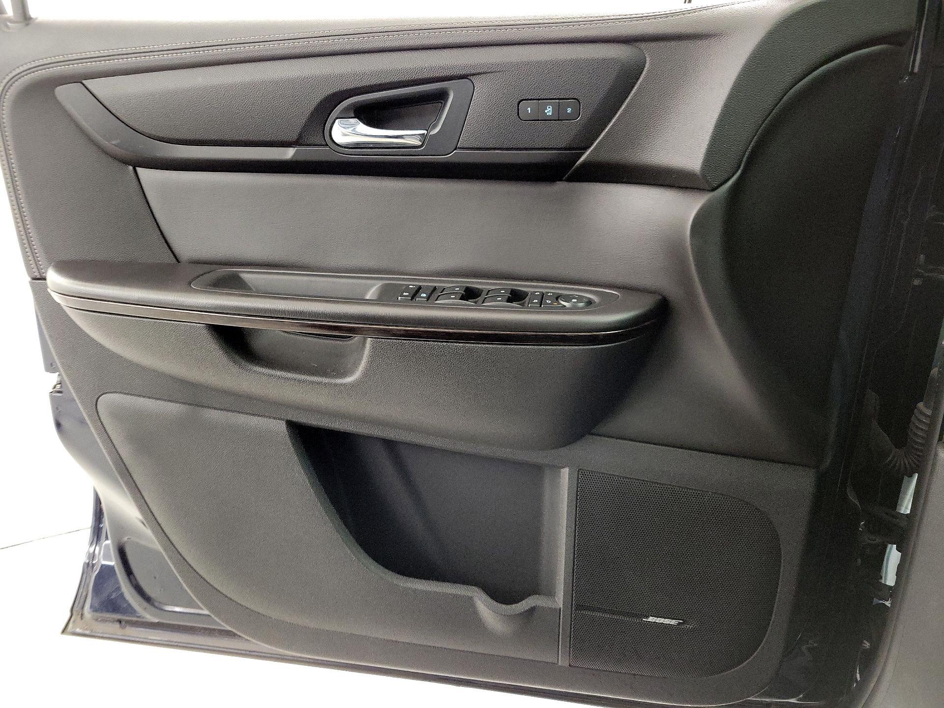 Thumbnail: 2016 Chevrolet Traverse - 12