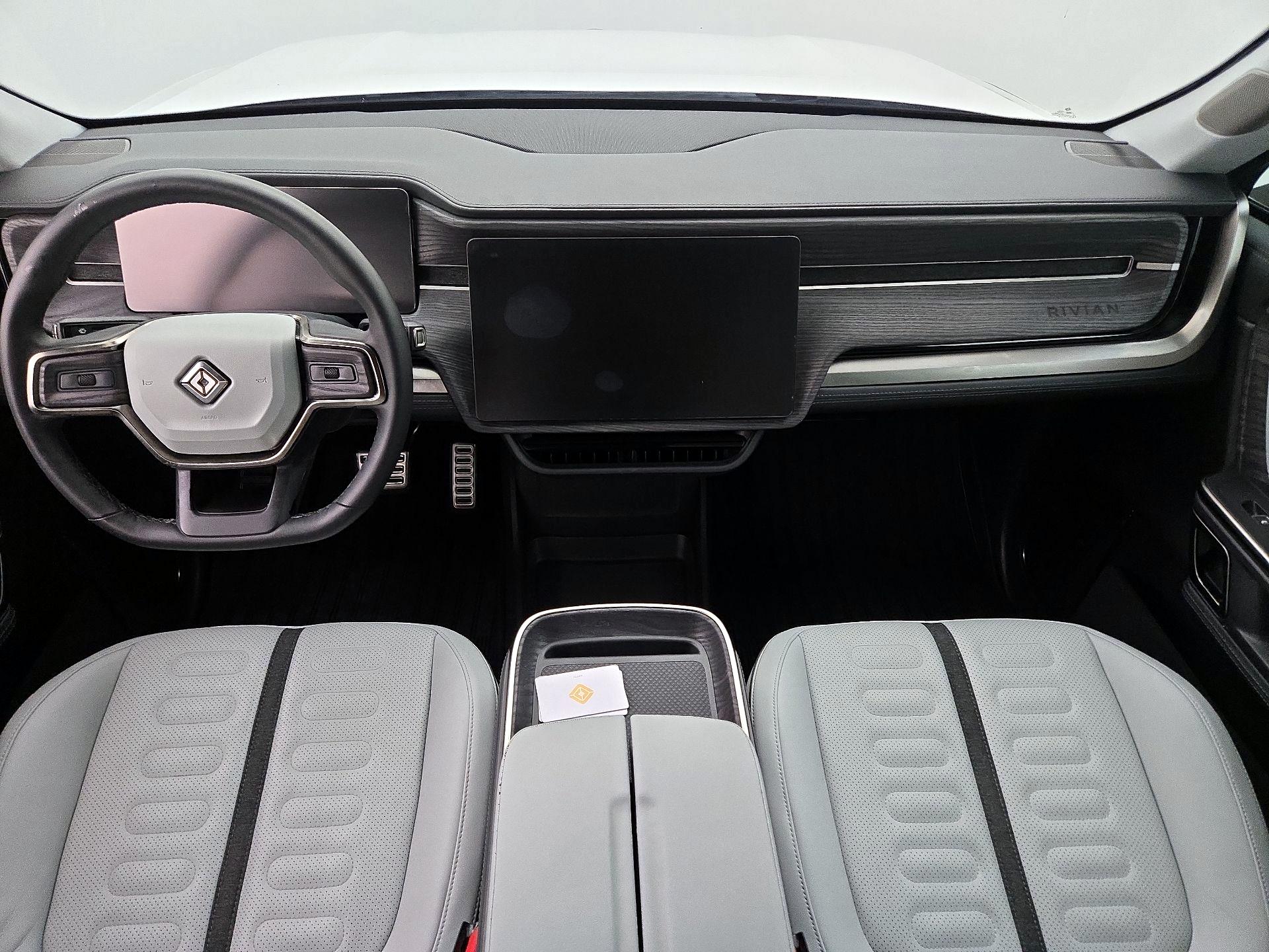 Thumbnail: 2023 Rivian R1S - 9