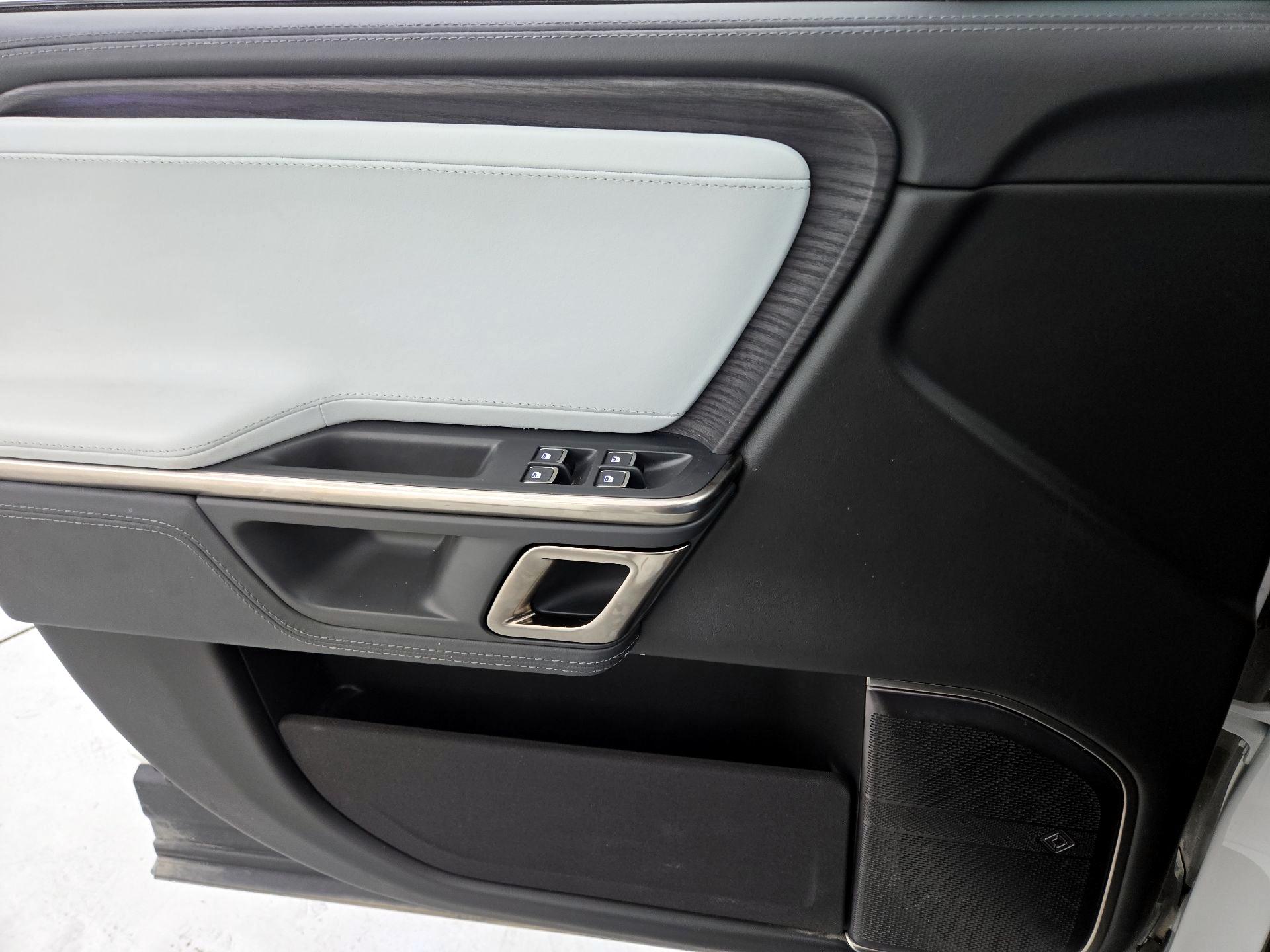 Thumbnail: 2023 Rivian R1S - 12