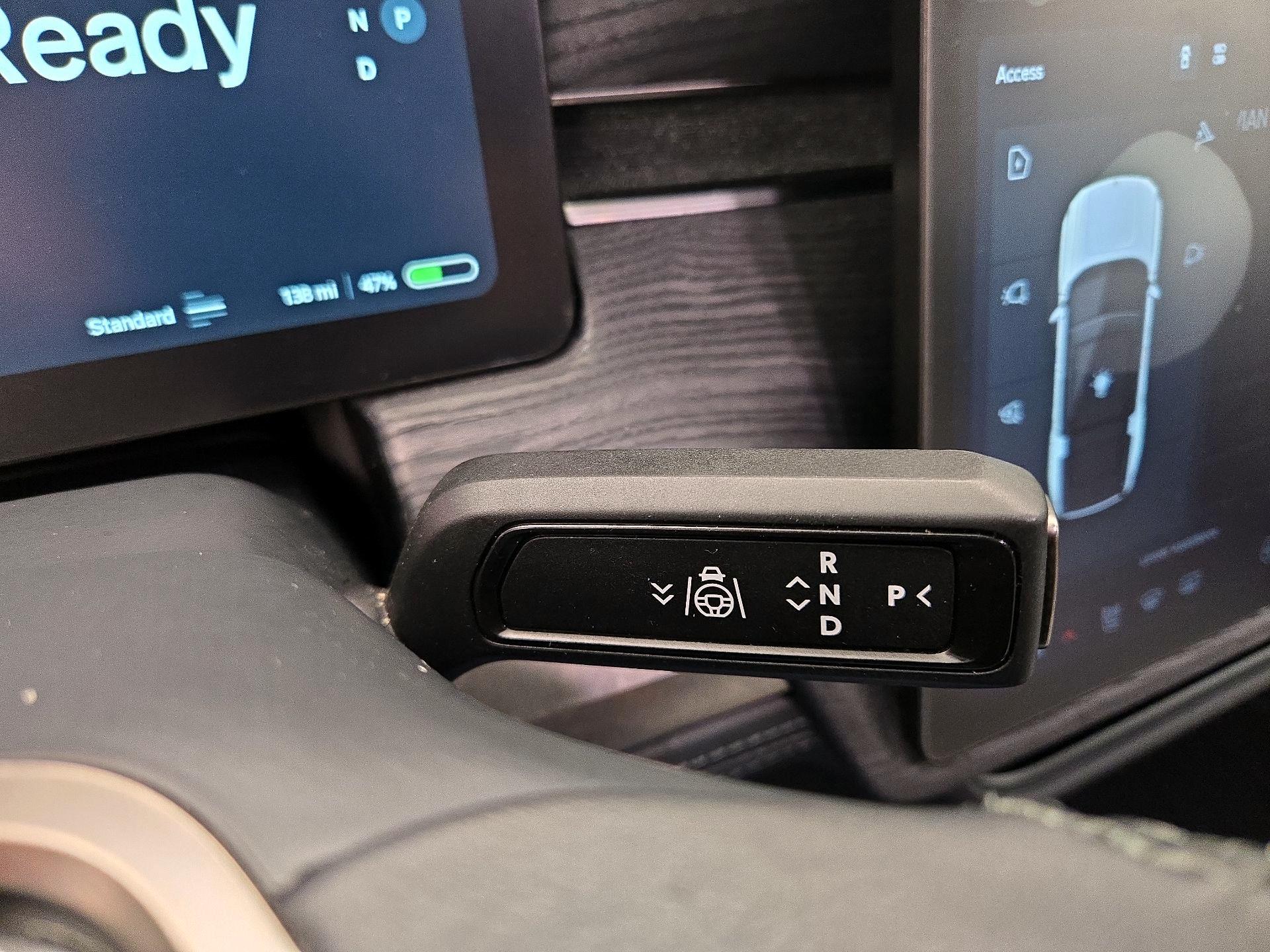 Thumbnail: 2023 Rivian R1S - 17