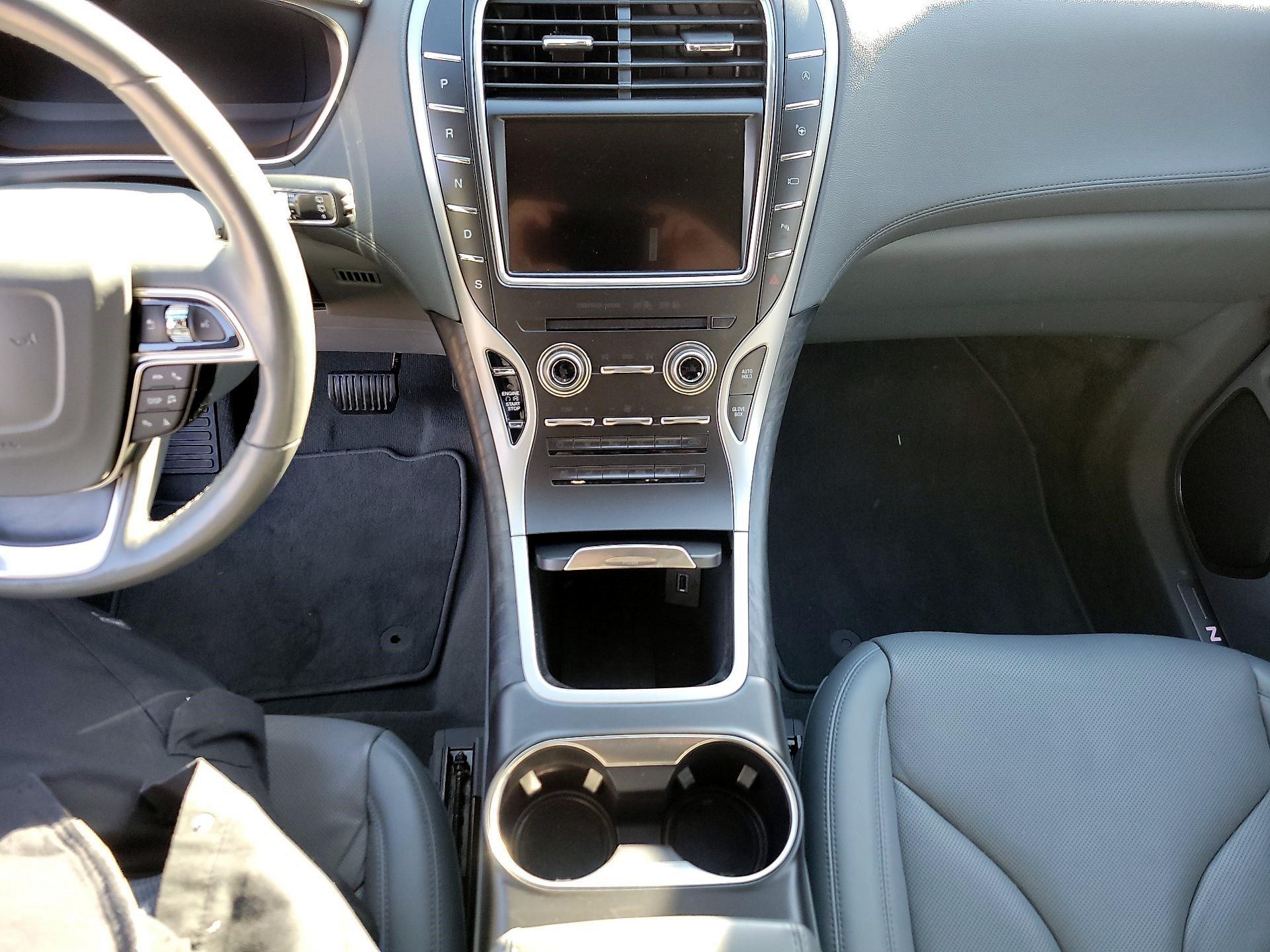 Thumbnail: 2019 Lincoln Nautilus - 16